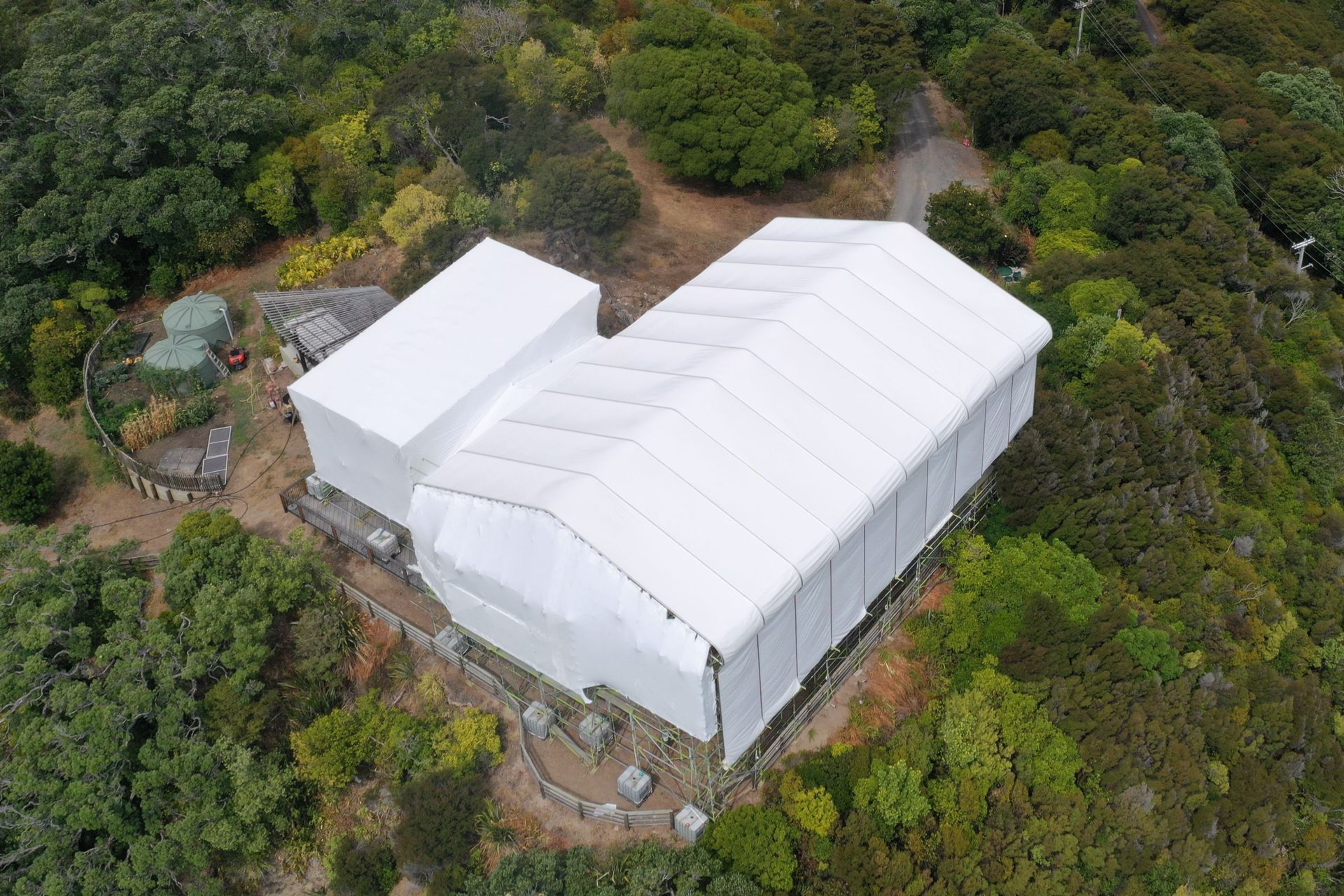 Encapsulating a house using Layer Keder (PVC Sheet) Roof System
Photo Credit: Kiwi Way of Life Photography (Sean King)