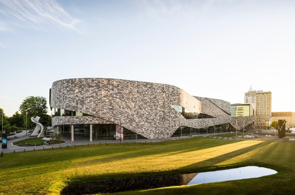 The curved exterior was designed to reflect Christchurch's braided rivers.