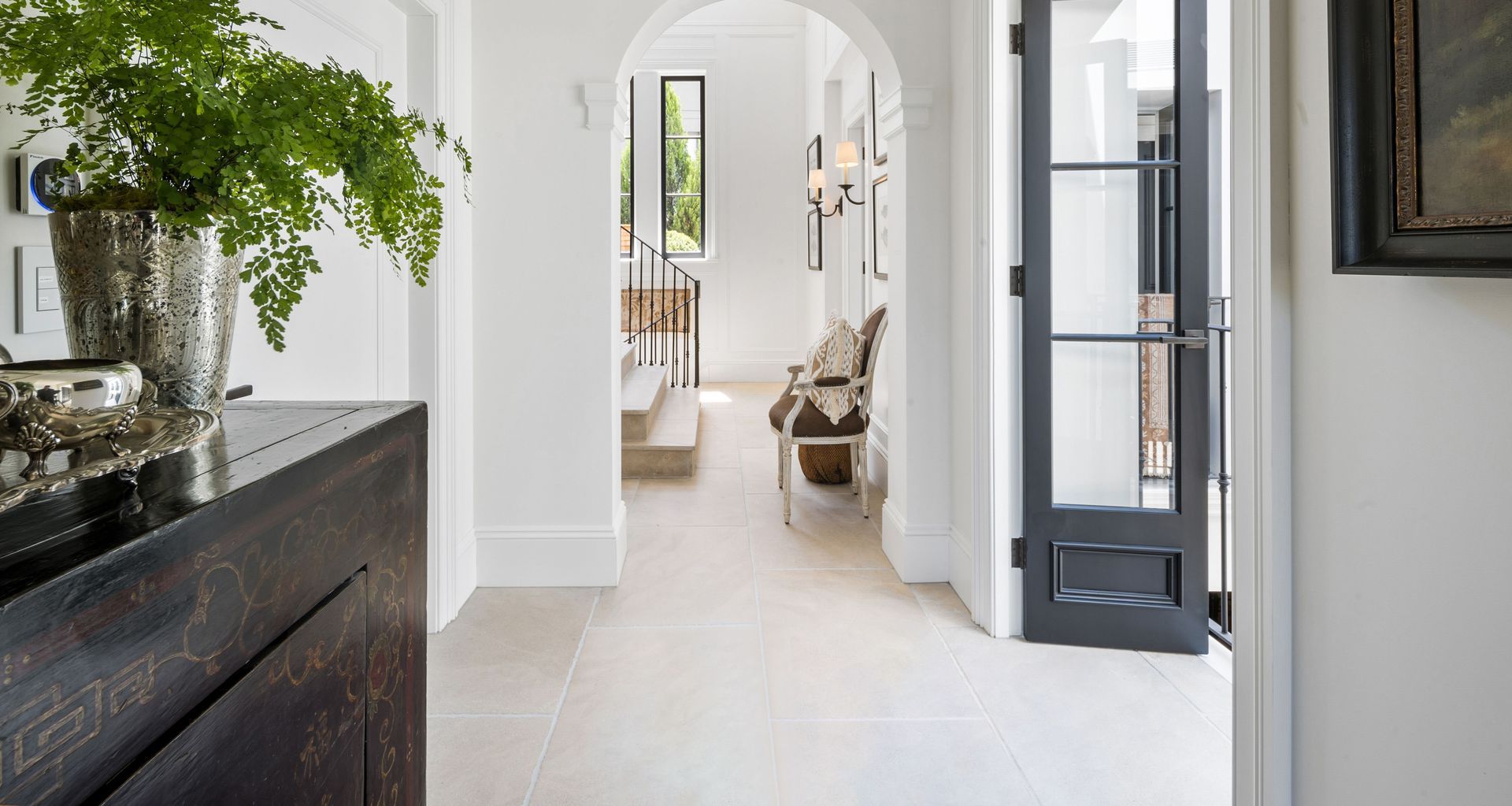 Lynda Kerry Interior Design | Andrew Barnyak Design | Cathedral Limestone Alfresco