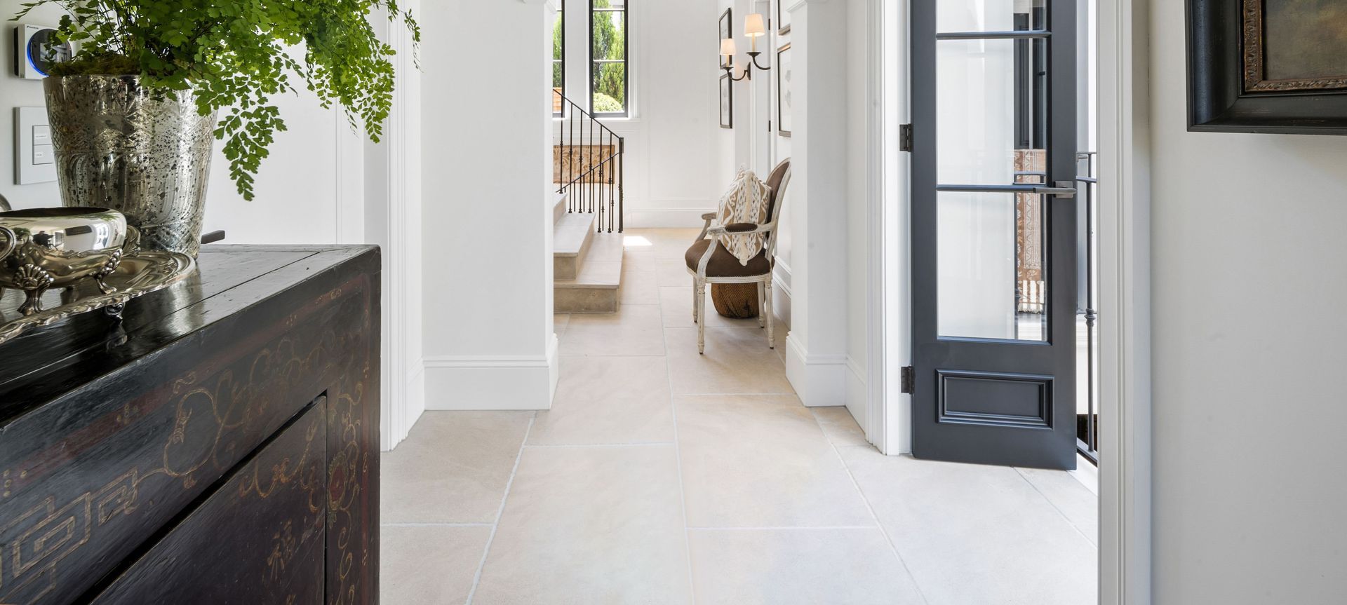 Lynda Kerry Interior Design | Andrew Barnyak Design | Cathedral Limestone Alfresco
