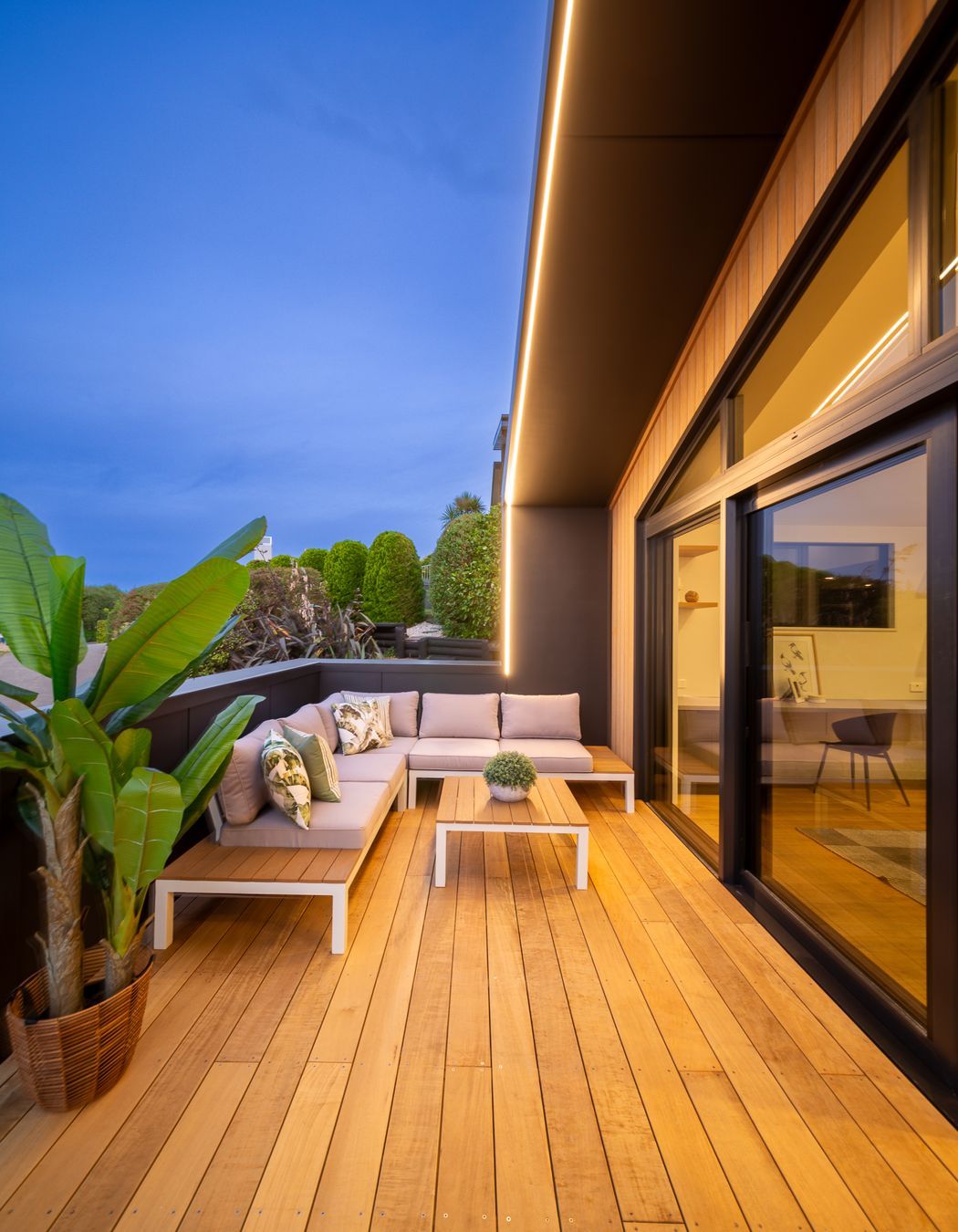 One Stop Deck Shop provided more than just the timber decking at the home.  It provided free expert advice on the right decking timber to suit the family's budget and personal preference.