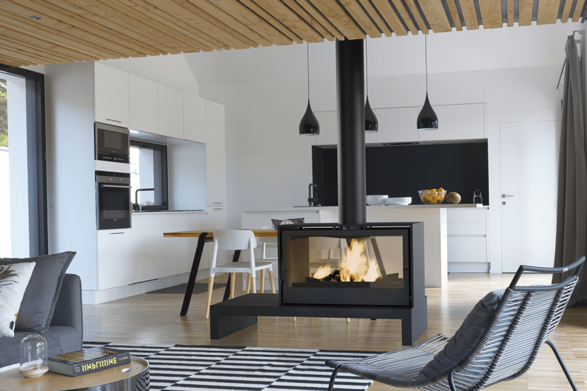 Double Sided Fireplaces: Two Is Always Better Than One