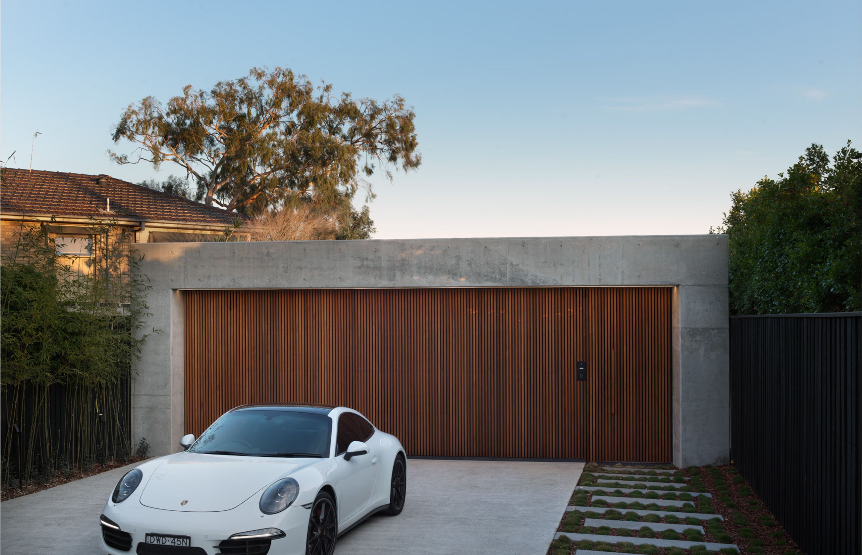 Oyster Bay House by Couvaras Architects, Bakker Built and Farrugia Design | Photography by Luke Butterly