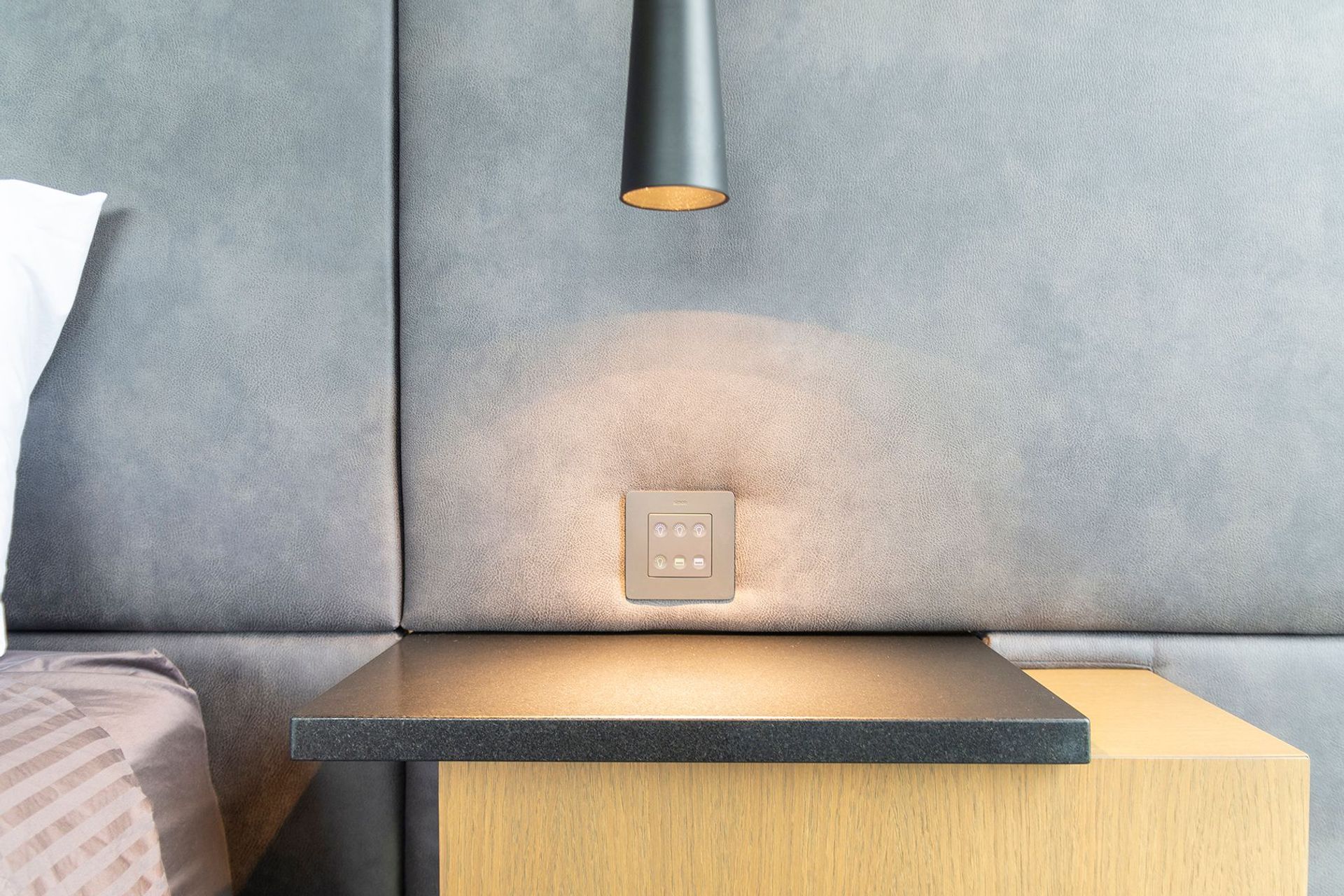 Smart technologies to help you regulate your circadian rhythm so you can sleep better? It's all possible thanks to home automation.