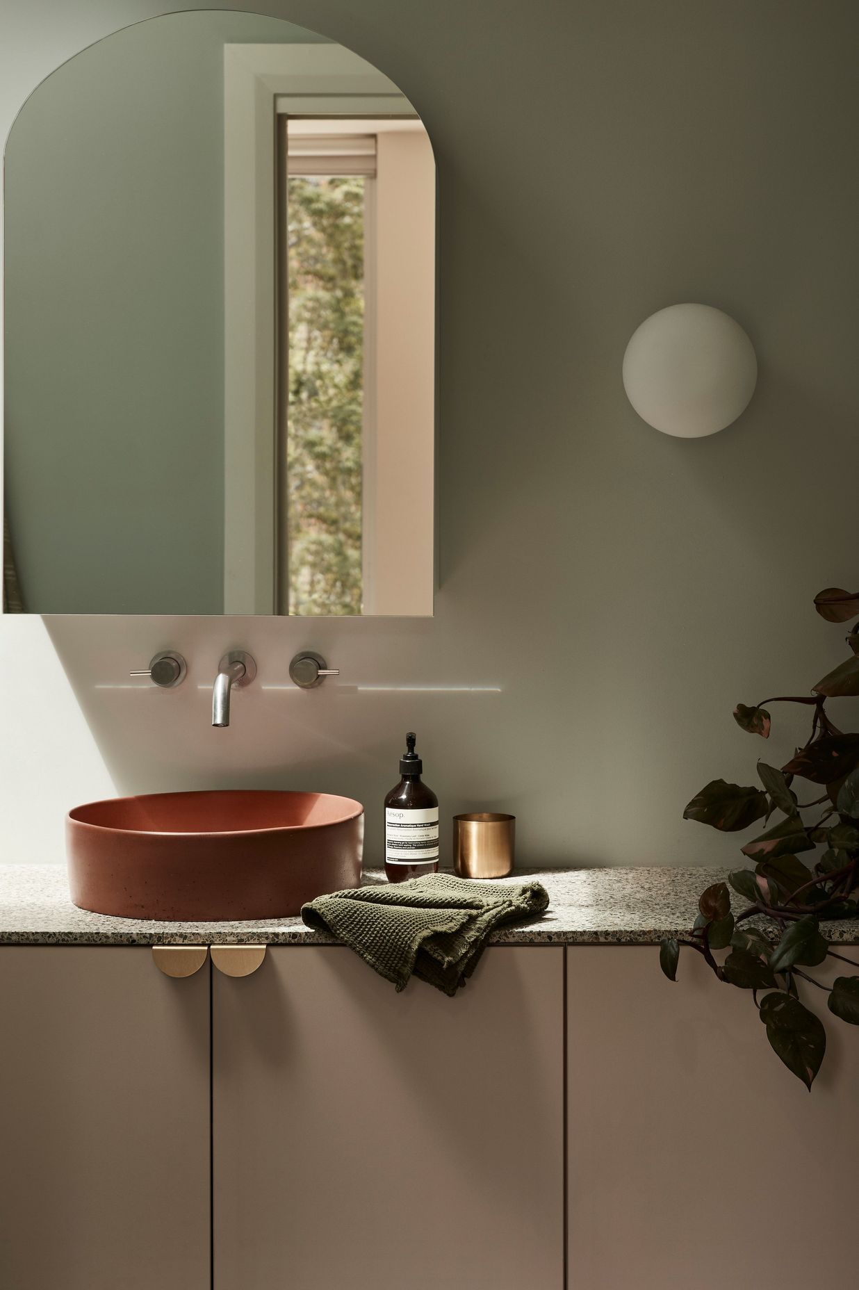 Wahroonga House by Tom Mark Henry | Photography by Damian Bennett
