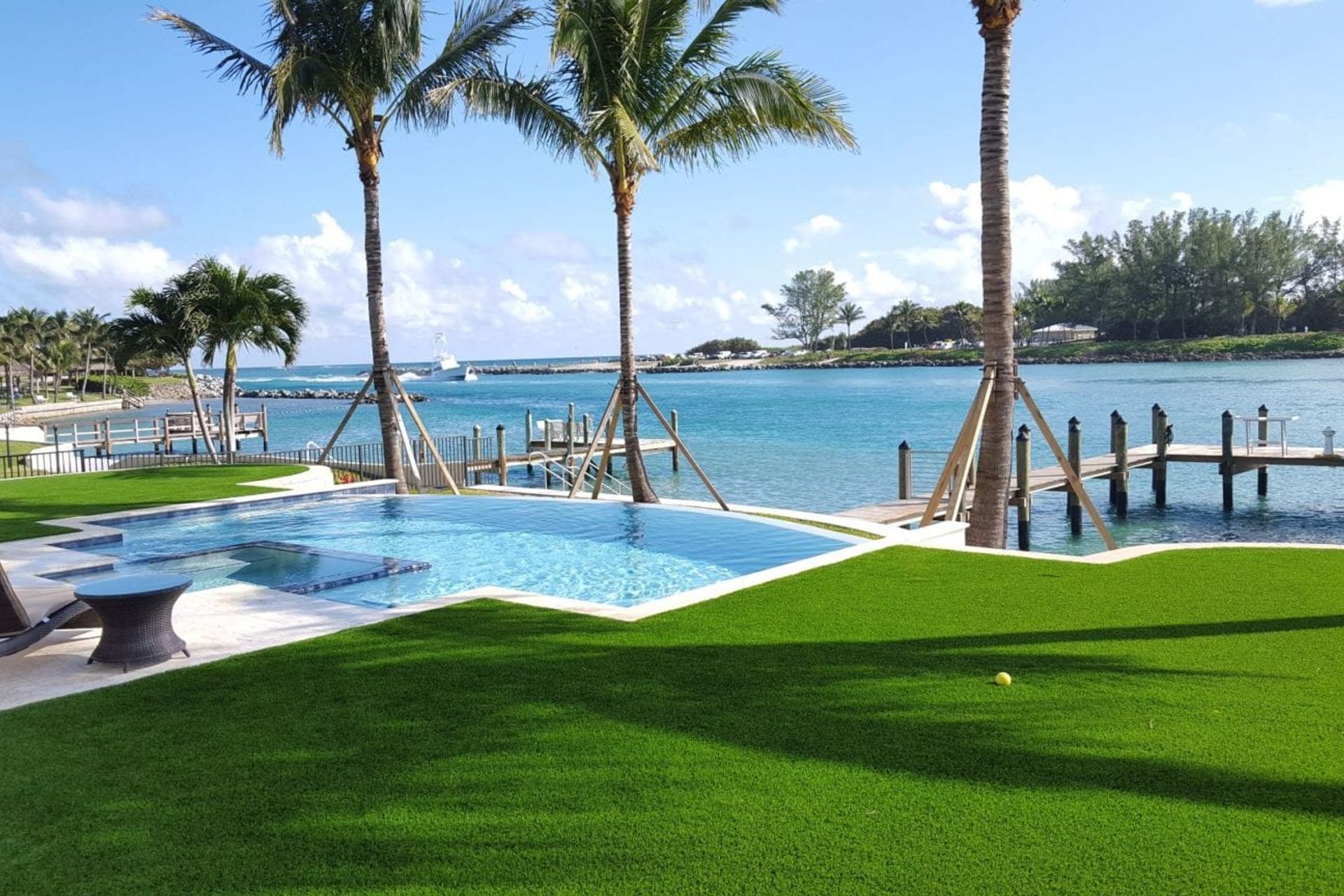 How to Spot High-Quality Synthetic Grass