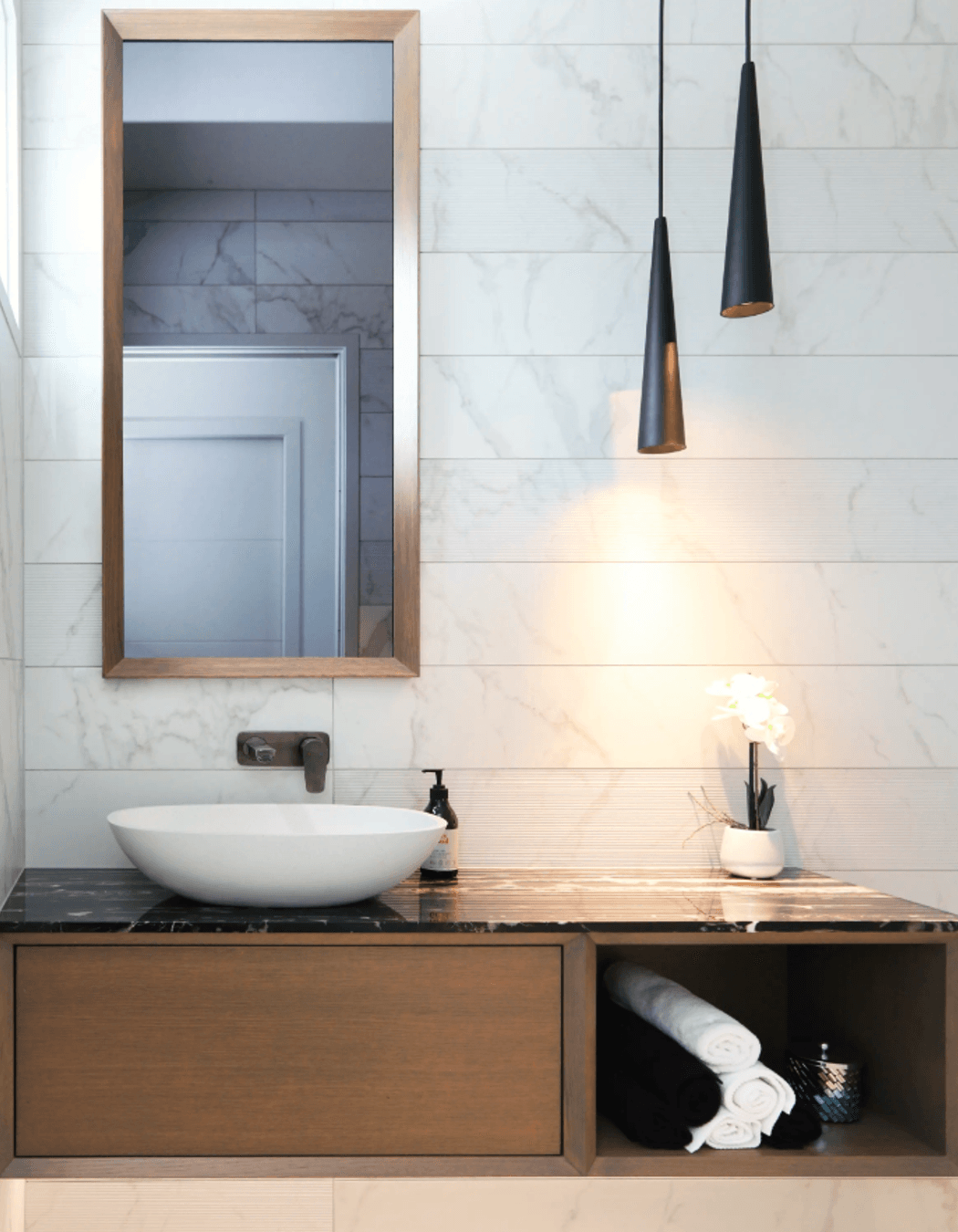 How to choose the right lighting for your bathroom vanity