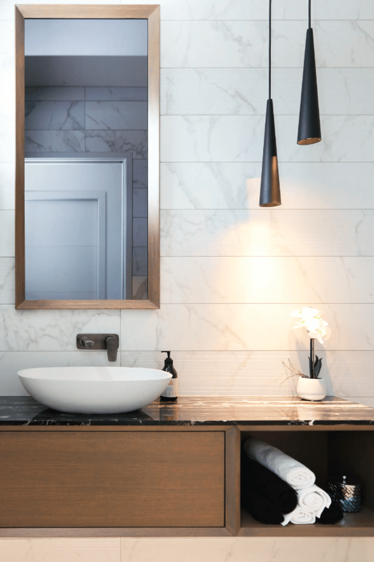 How to choose the right lighting for your bathroom vanity