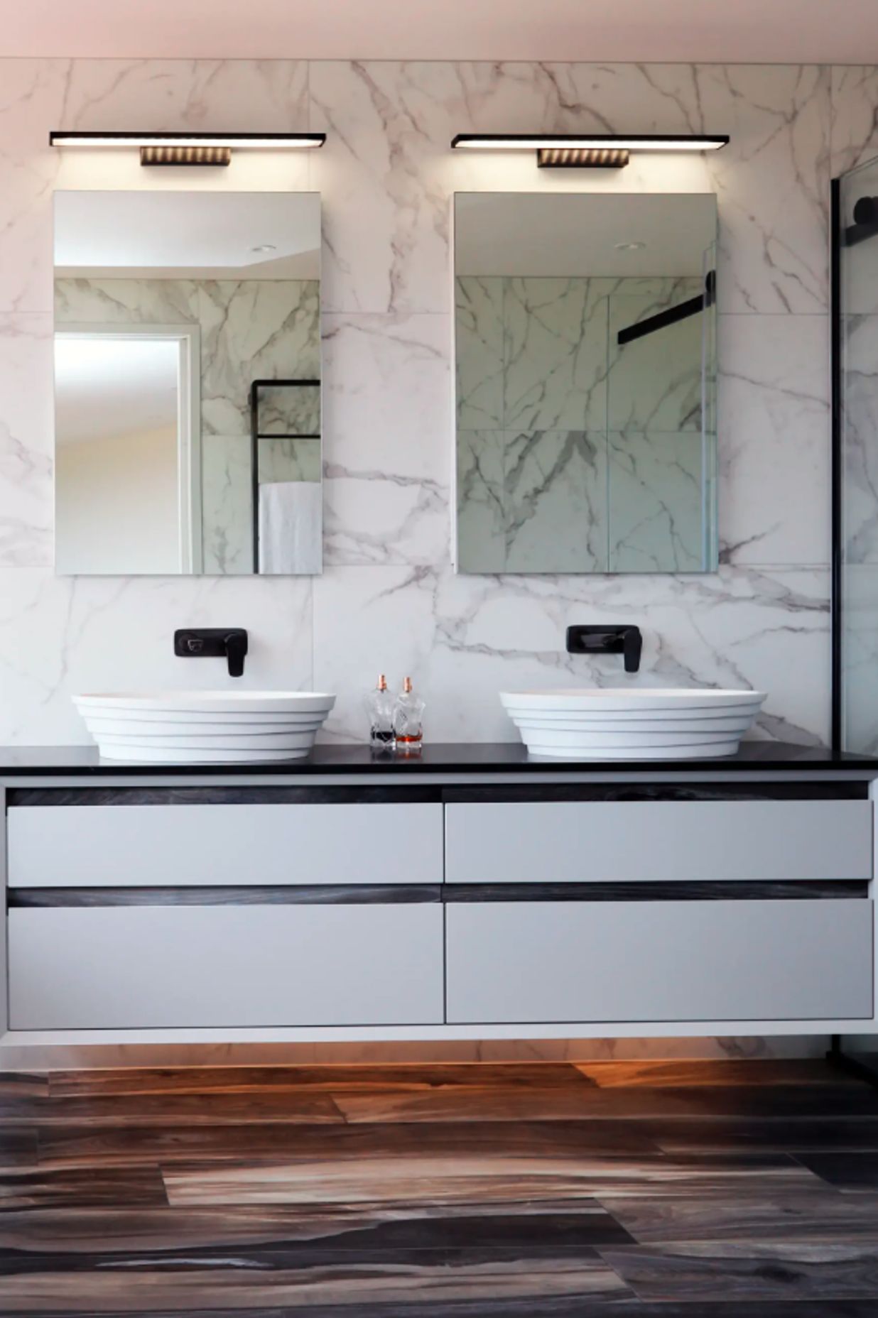 How to choose the right lighting for your bathroom vanity