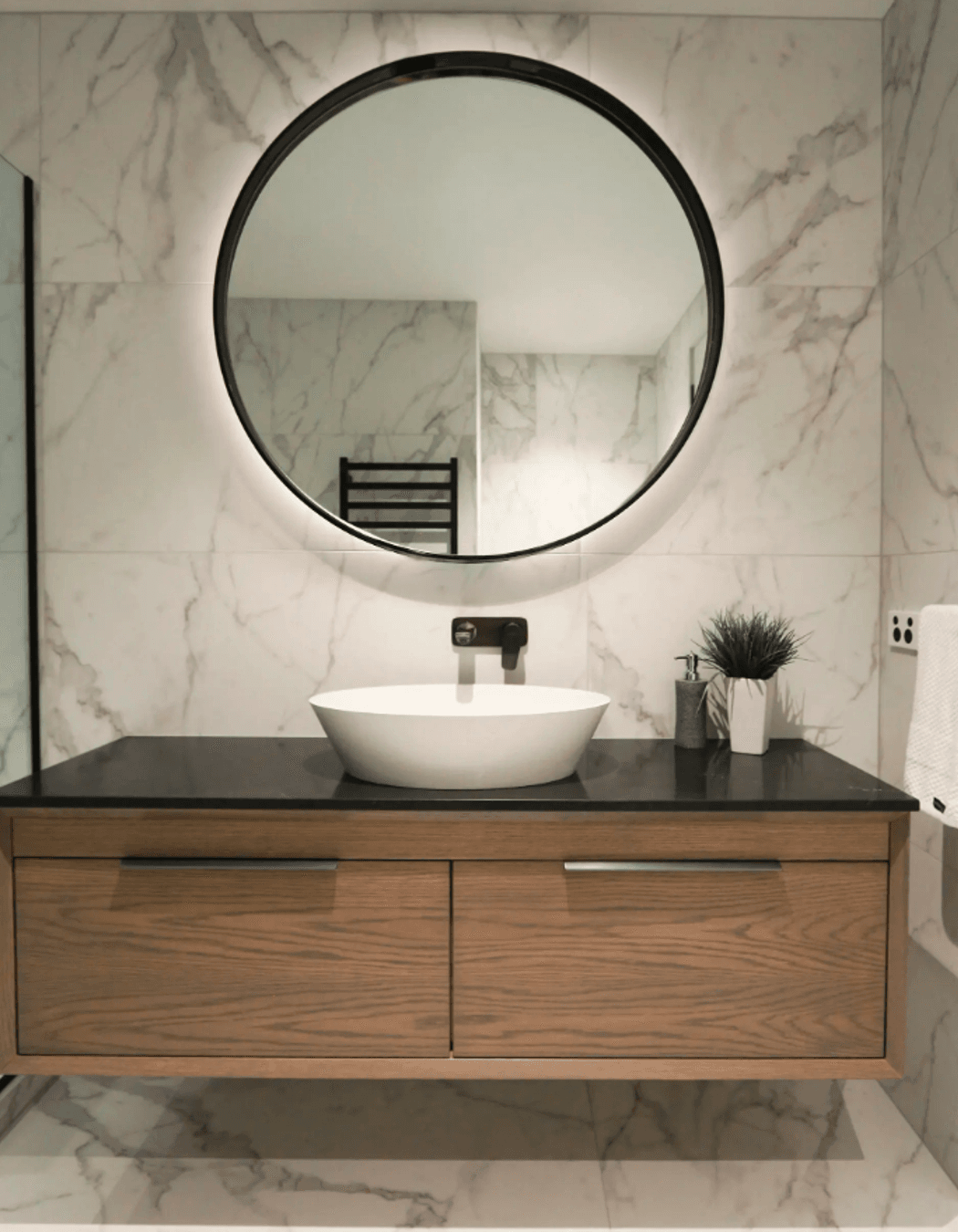 How to choose the right lighting for your bathroom vanity