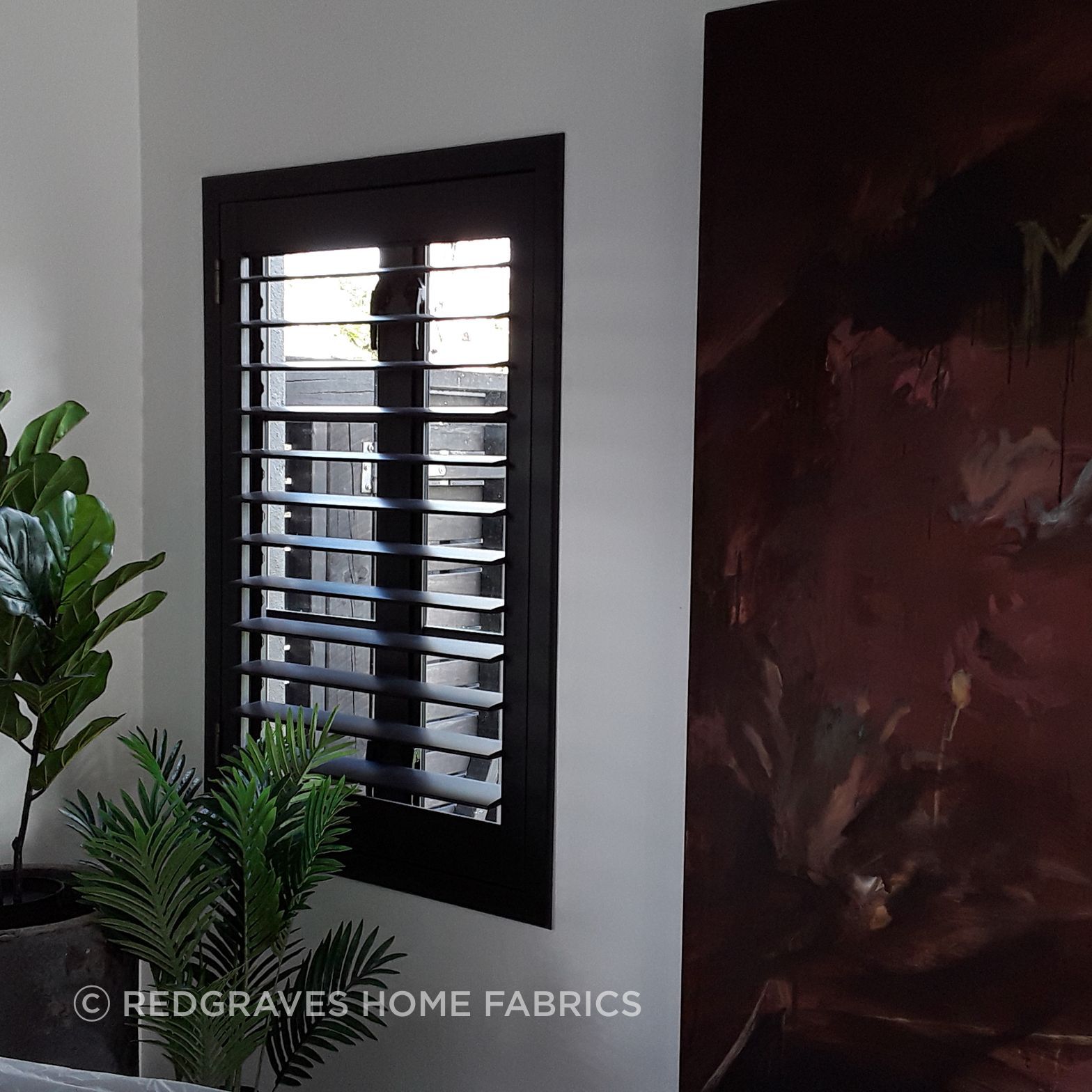 small black shutter