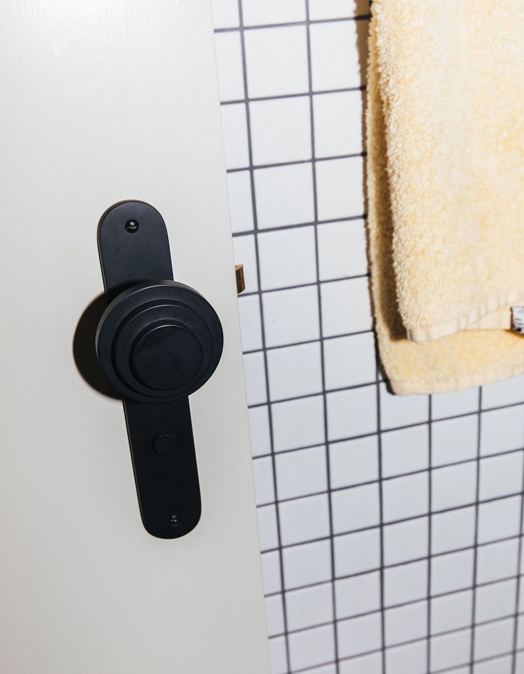 The Zzzigurat Knob in Nero from Bankston's Super Collection