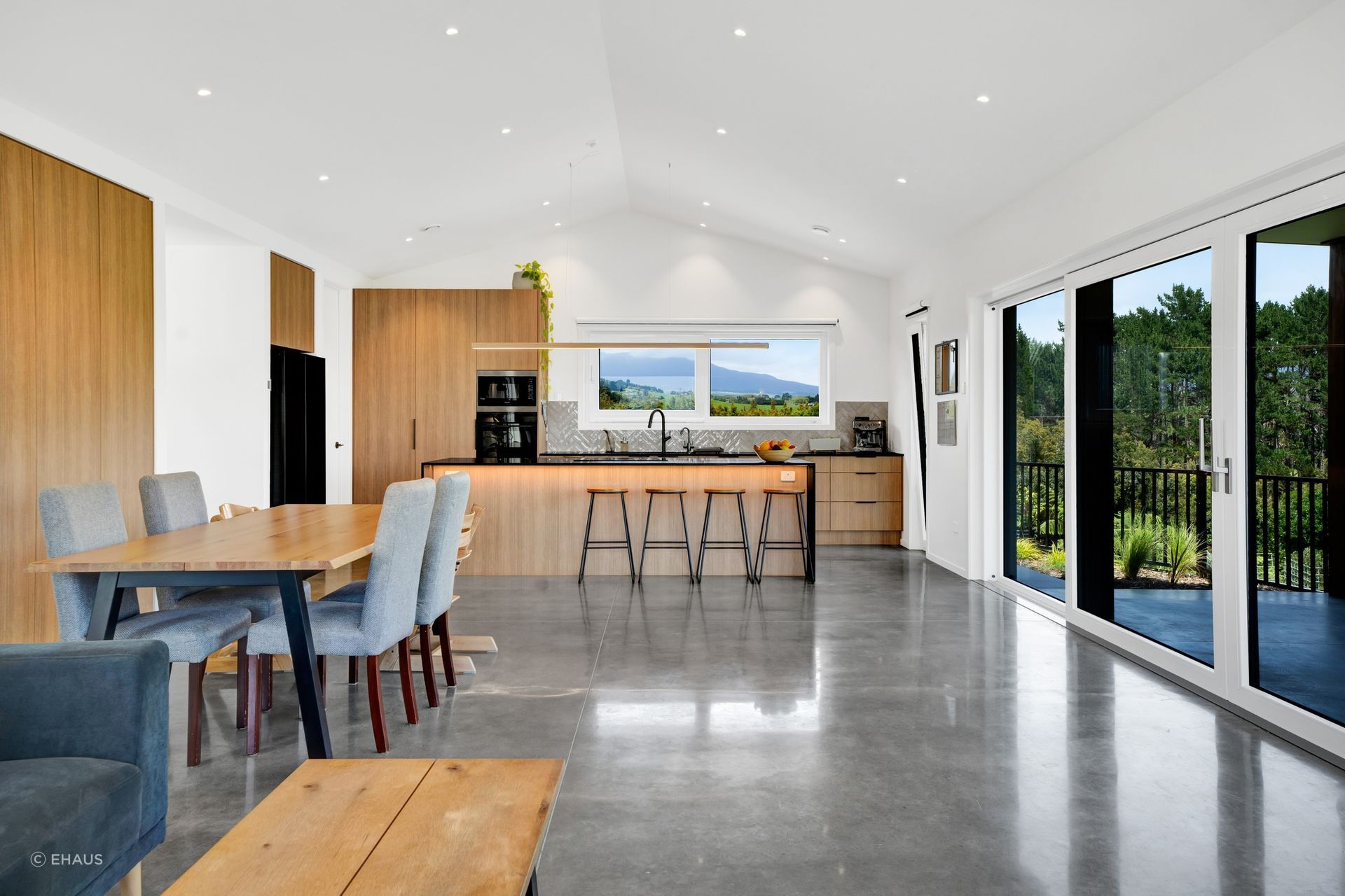272048px.jpg