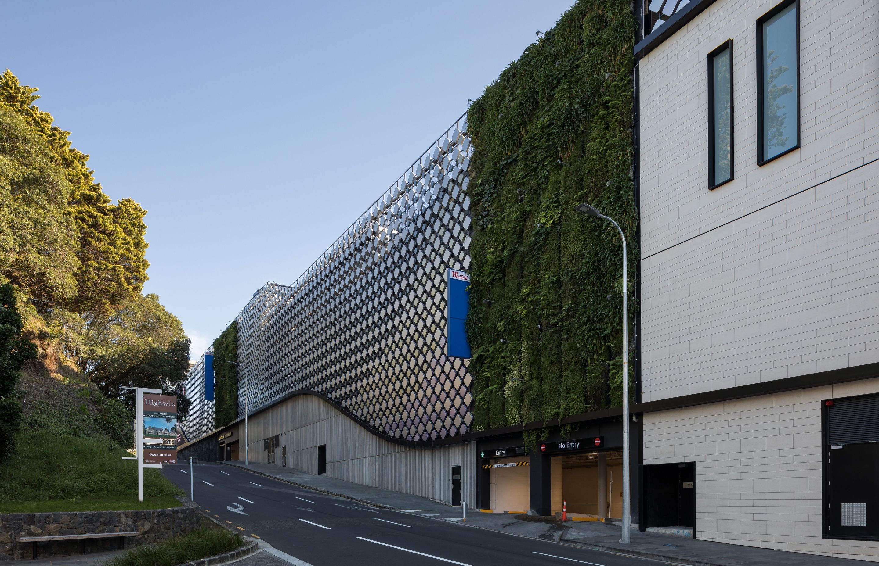 As part of Scentre Group's plan to create a 'living mall' lifestyle destination, Natural Habitats installed the largest total area of green wall technology in Australasia at Westfield Newmarket.