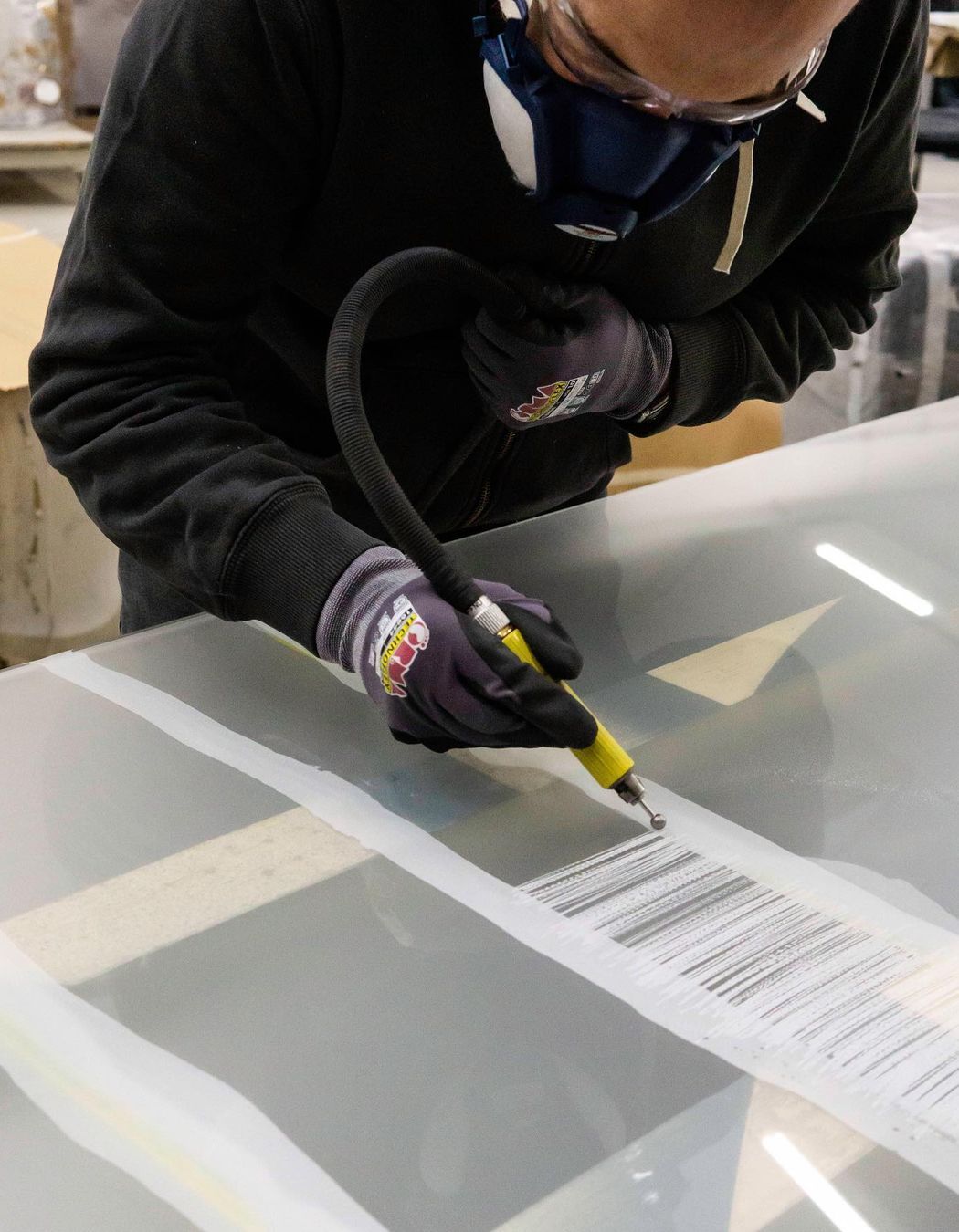 Etching technique on the Lipari decorated glass