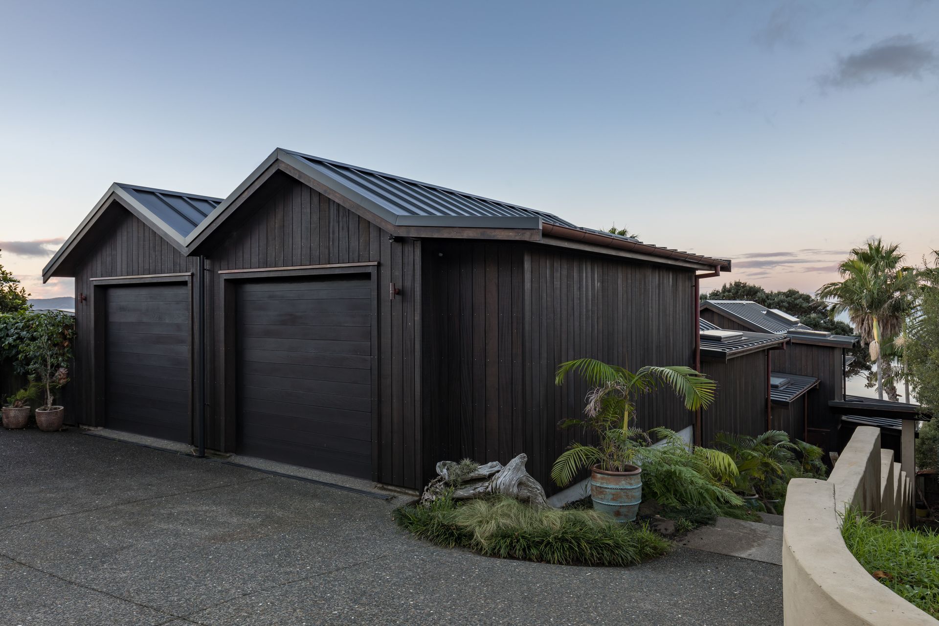 Truwood is produced using the latest thermal modification technology, a process that includes applying heat between 160 - 230°C, water vapour, and pressure to the timber to alter its chemical composition.