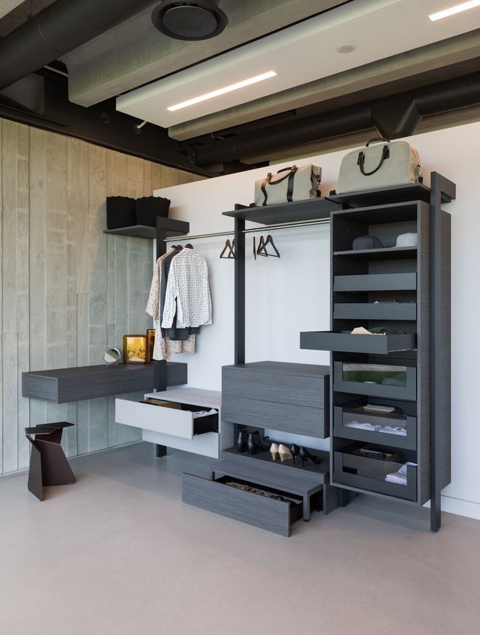 Visit Blum’s showrooms without leaving your room