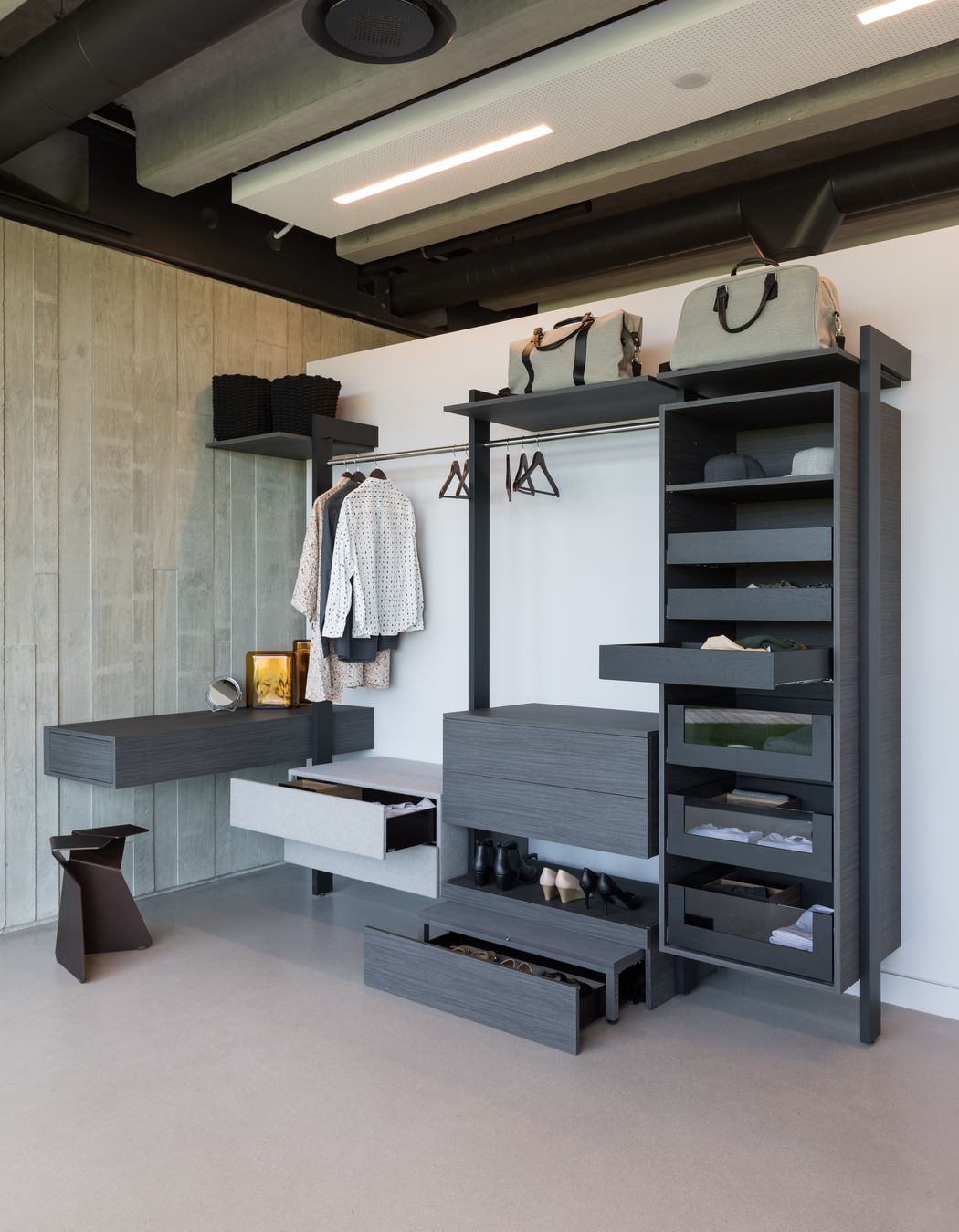 Visit Blum’s showrooms without leaving your room