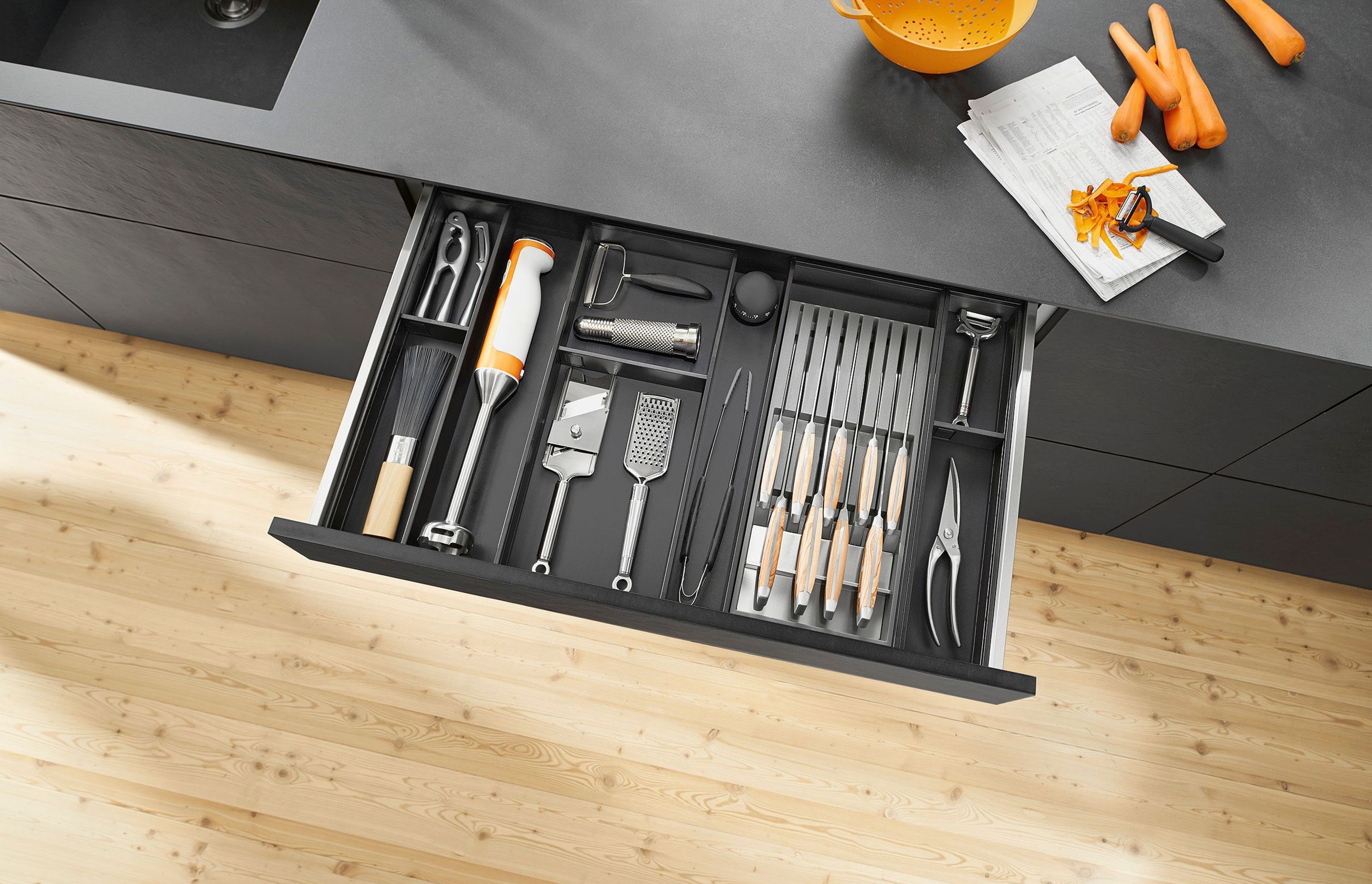 Storage within storage: How AMBIA-LINE makes drawers and pull-outs work like a dream