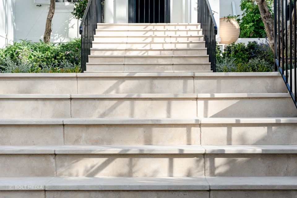 Cathedral Alfresco Limestone