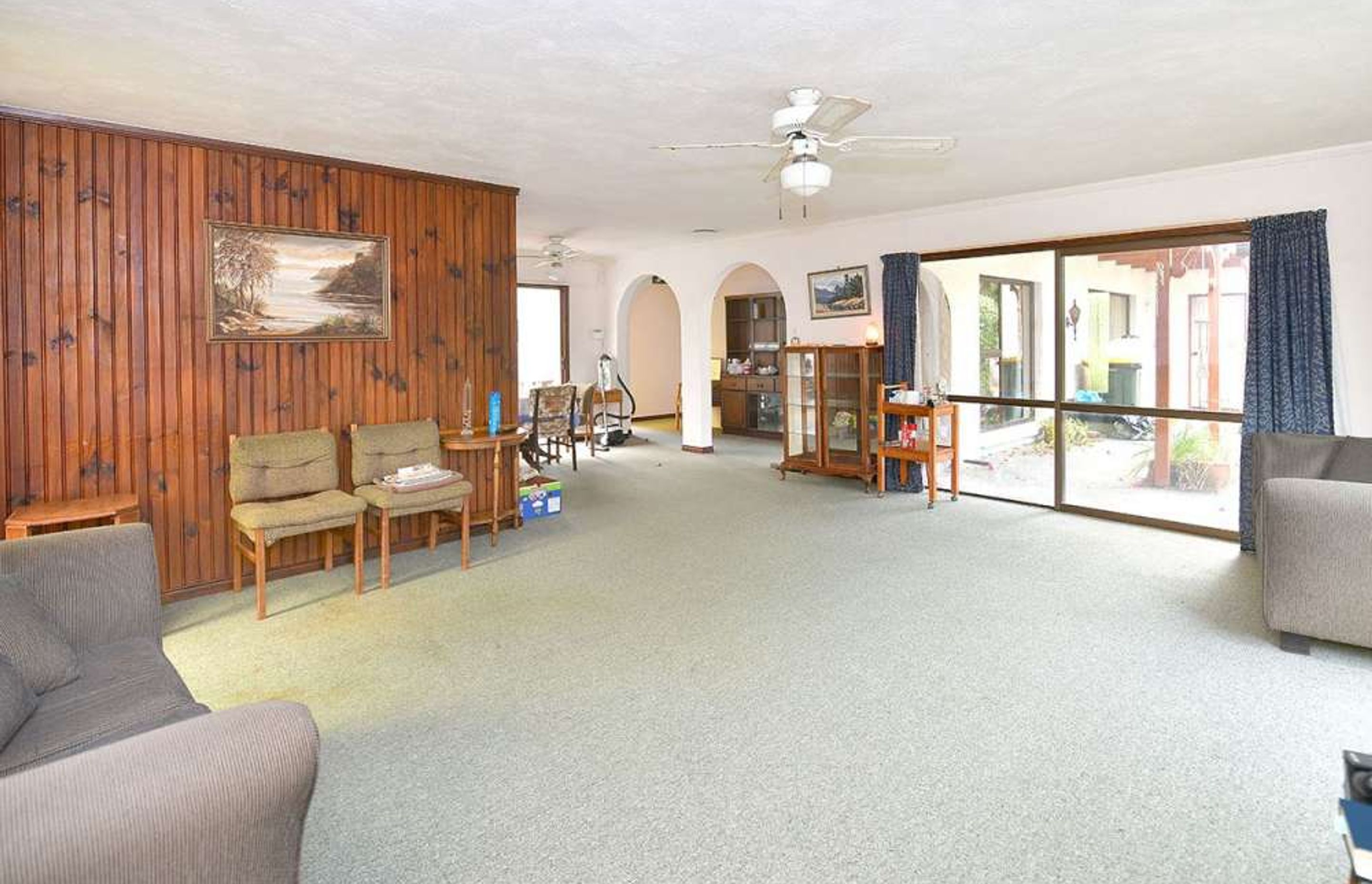 The wall between the living room and kitchen which was later demolished (BEFORE renovation)