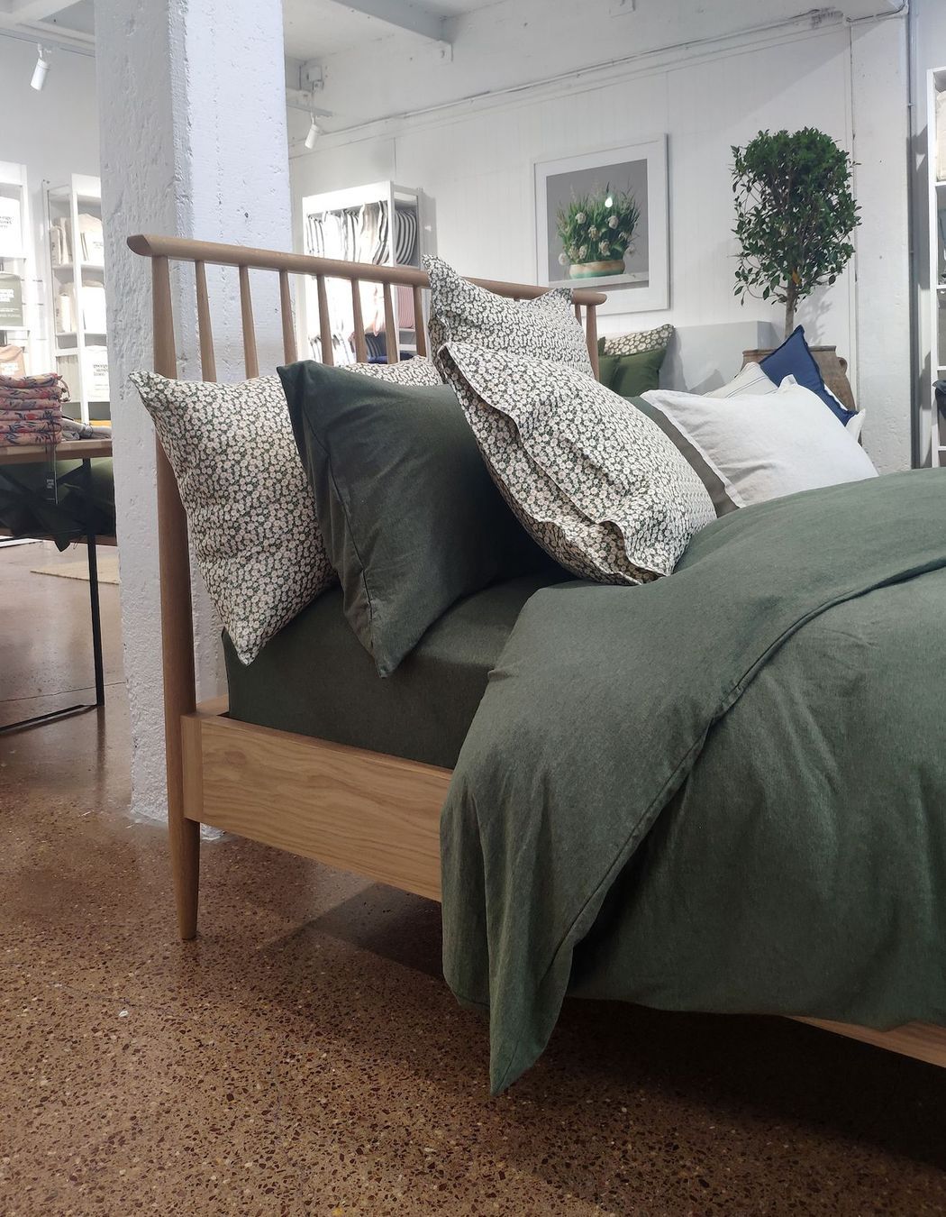Image Features Ercol Teramo Queen Bed