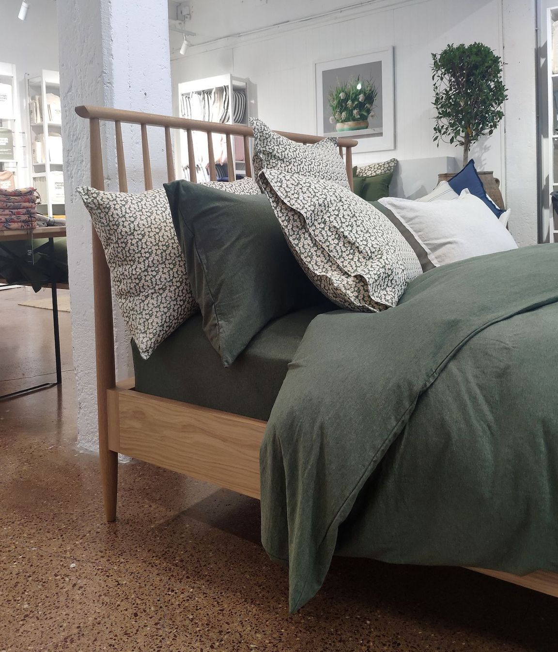 Image Features Ercol Teramo Queen Bed