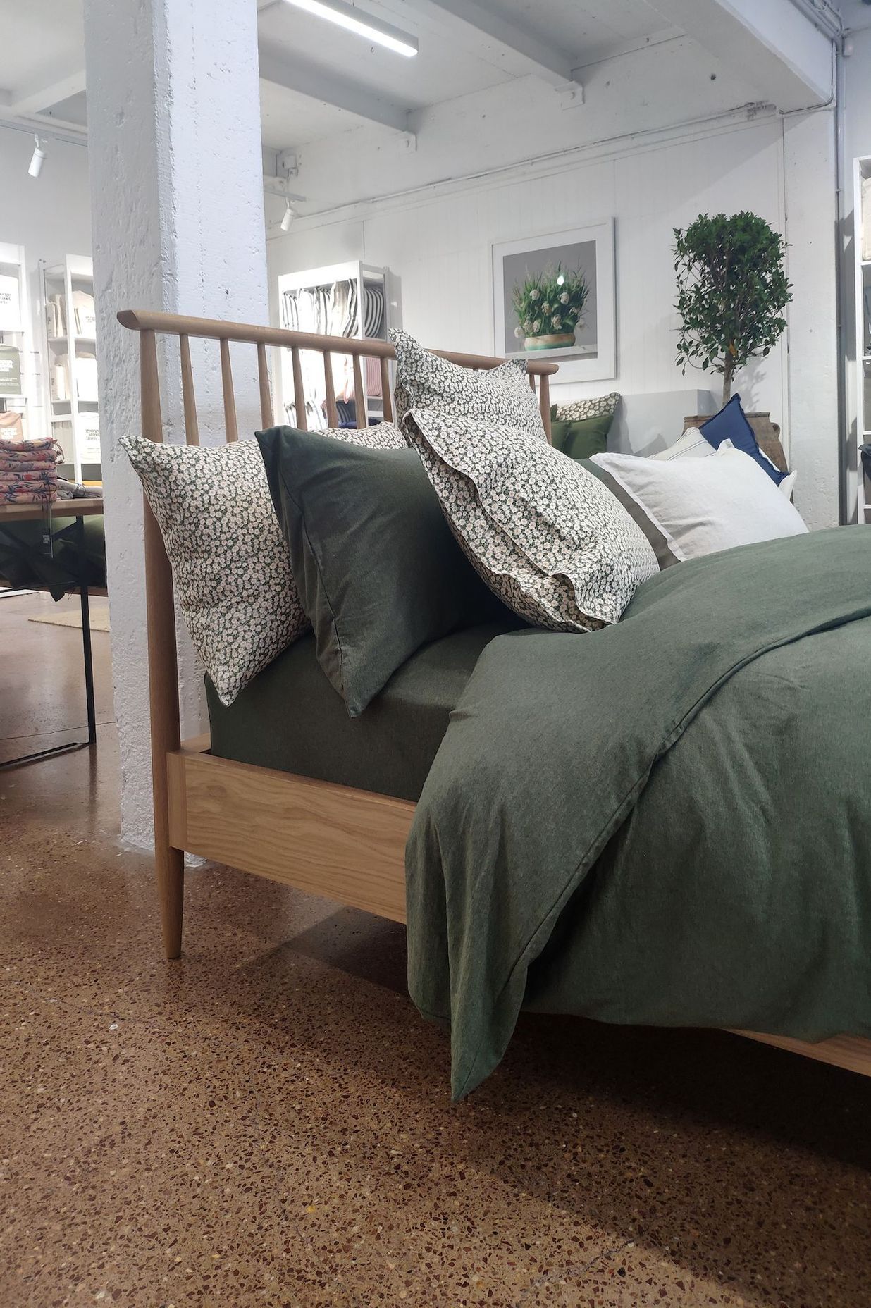 Image Features Ercol Teramo Queen Bed