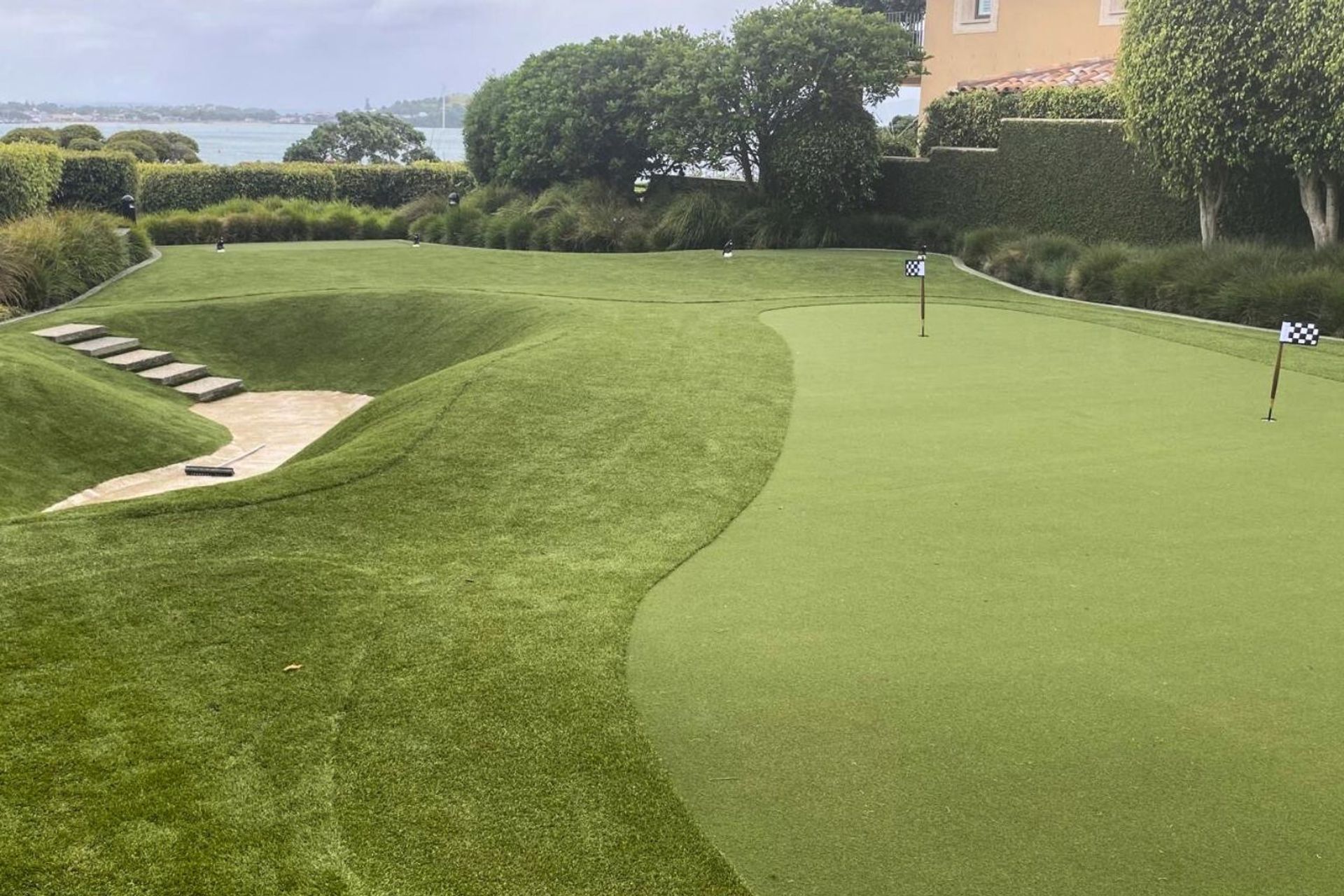 Auckland homeowner's golf surface using Precision Putt from GameOn Turf.