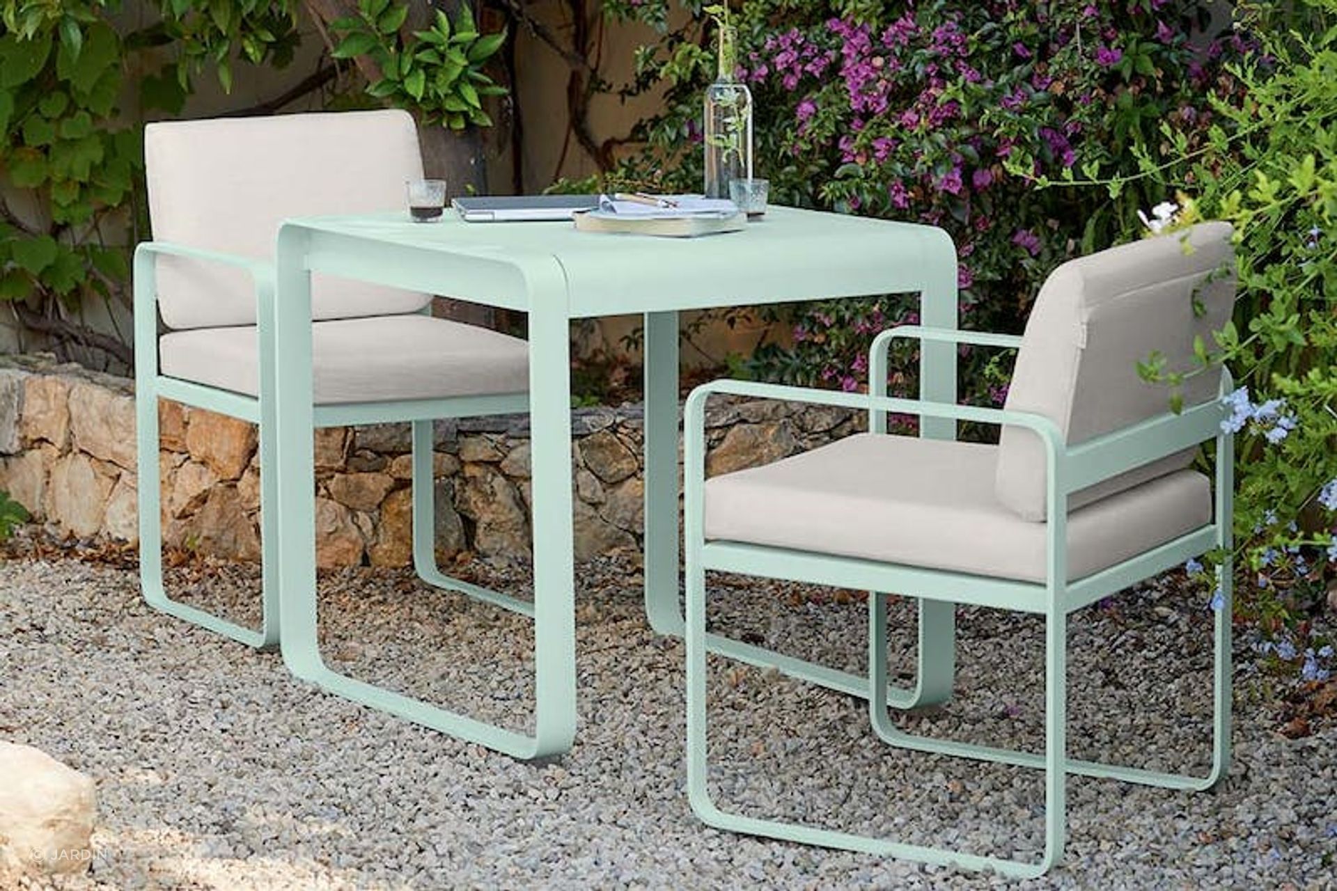 Encourage your family and friends to linger with the ultra comfortable Bellevie dining armchair.