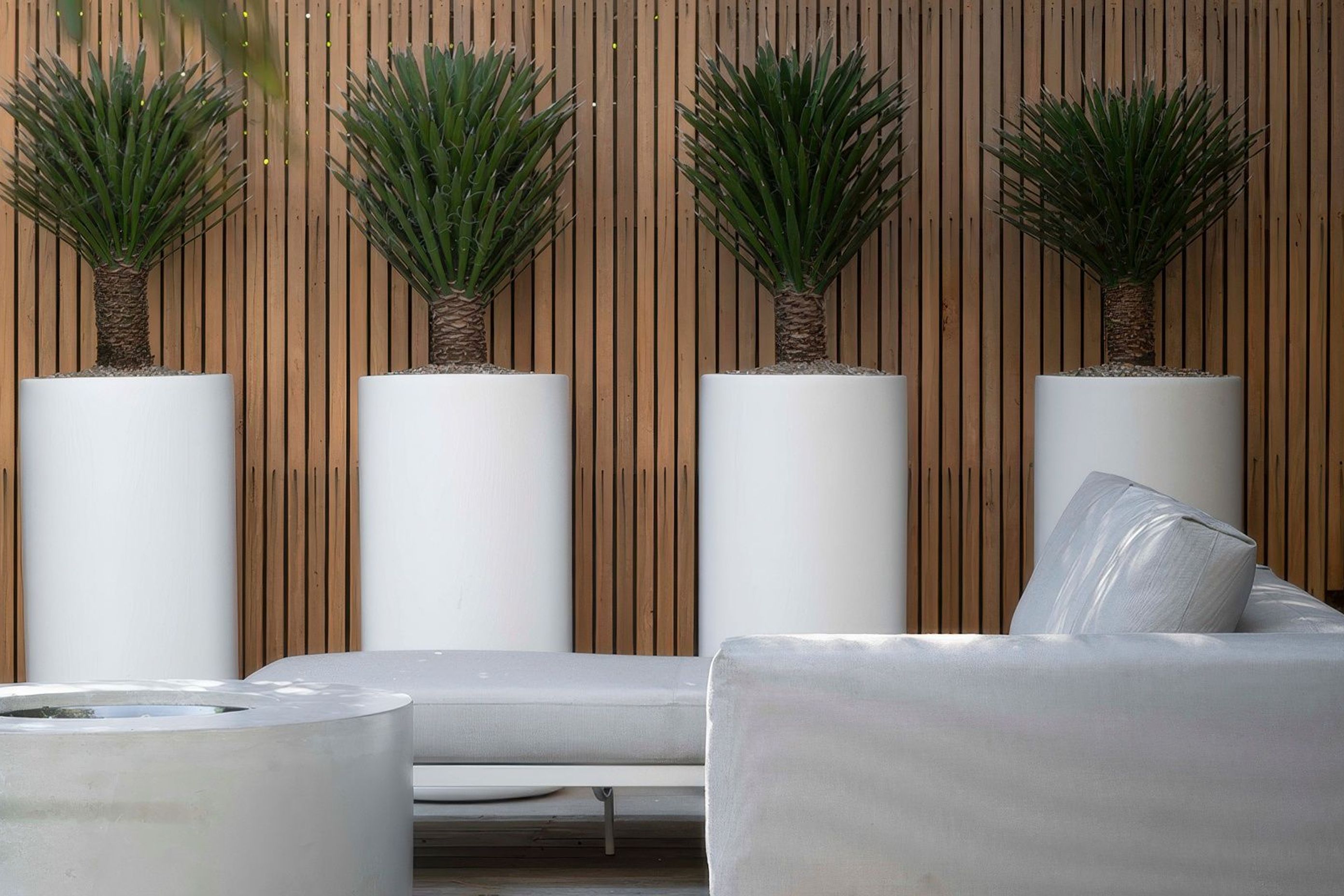 516474dedc3d-minimal-poolside-blog-3-0bb458935x536cropcenter-gigapixel-standard-v2-2x.jpeg