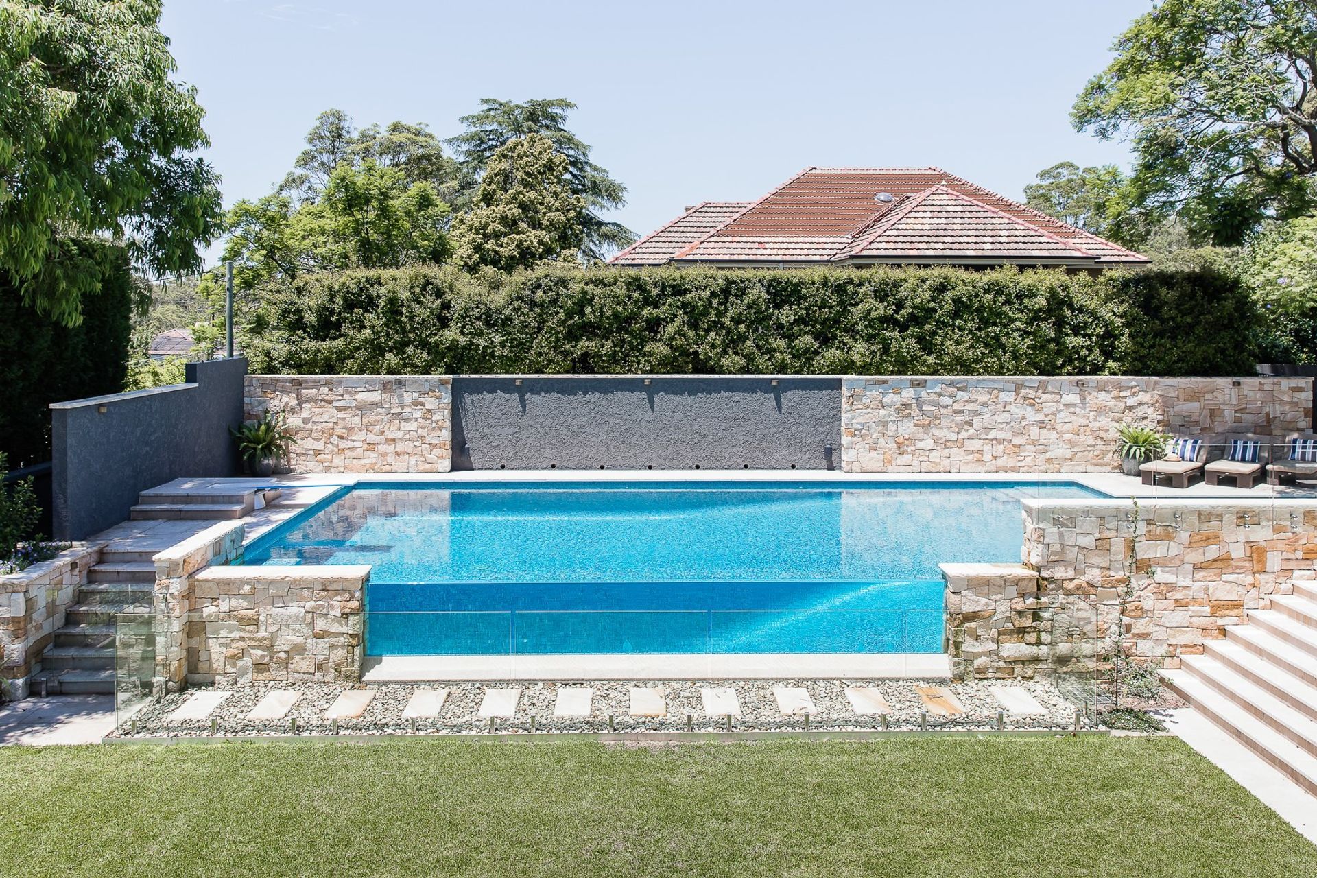 Cathedral Limestone Alfresco | Beecraft