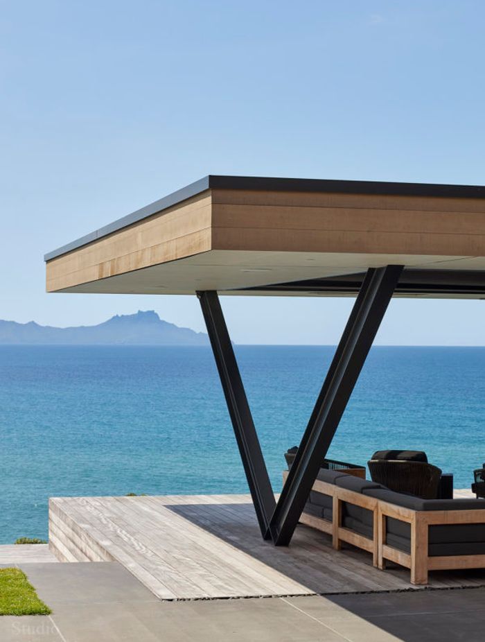 V Beach House, Waipu Cove Architecture / Studio John Irving