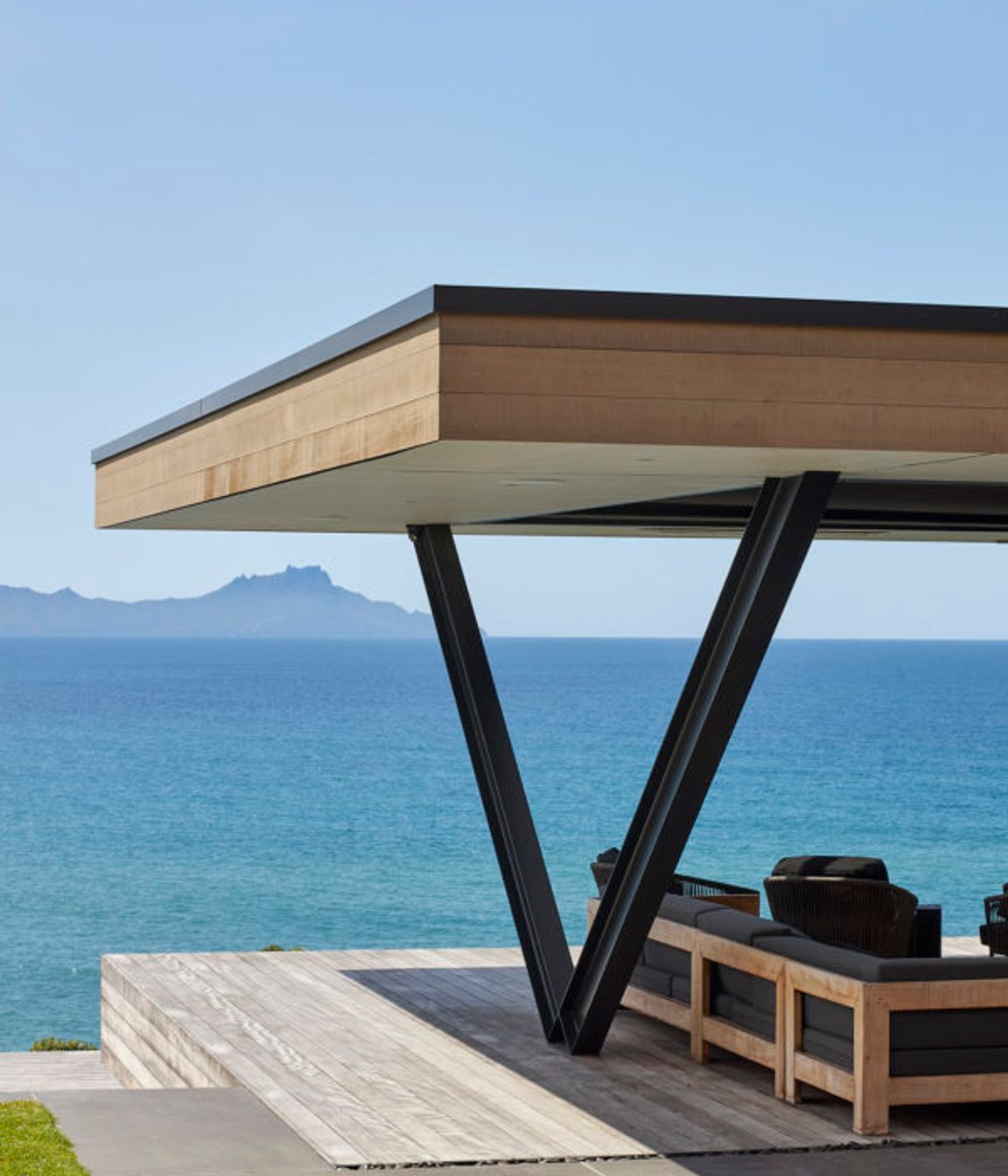 V Beach House, Waipu Cove Architecture / Studio John Irving
