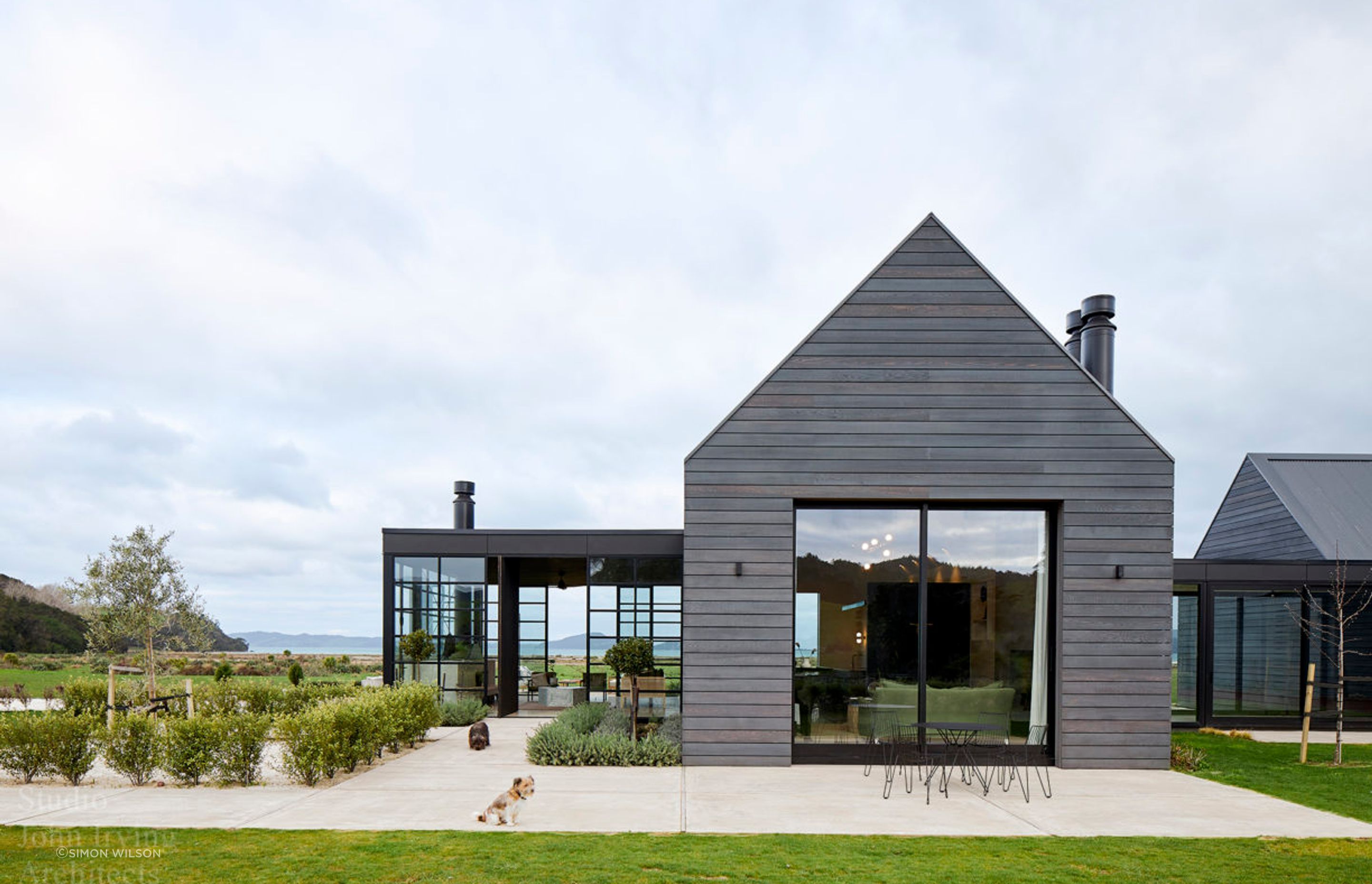 The Farmhouse, Clevedon Architecture / Studio John Irving