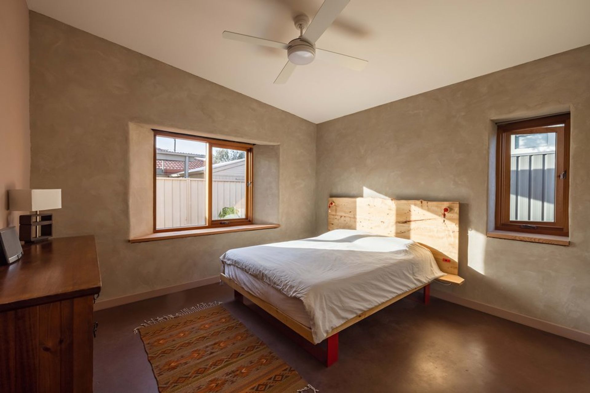 Warratah House by SUHO