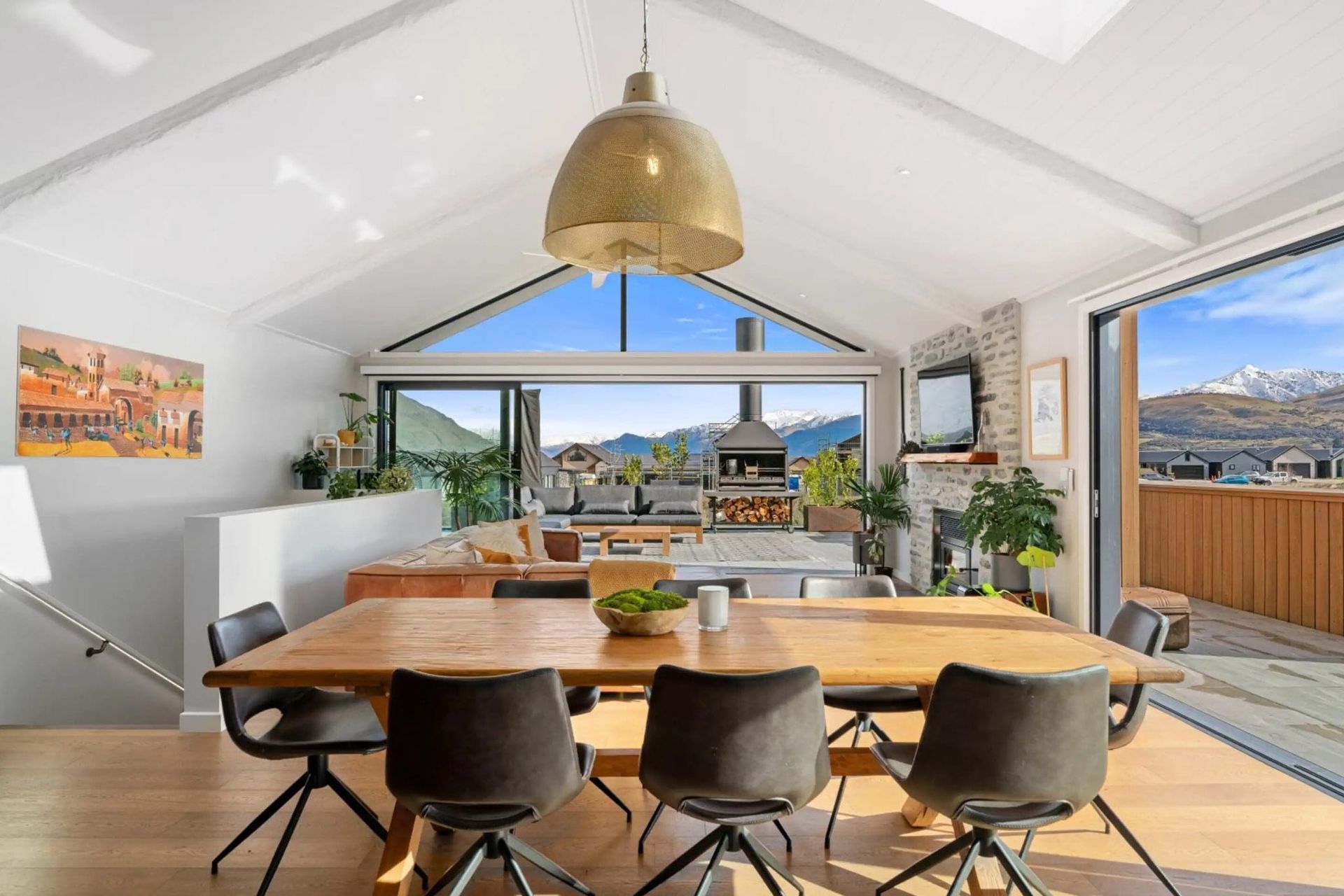 This stunning home features Muros Wooden Beams on the ceiling, painted in Resene Double White Pointer. Build by Ferguson Builders Ltd.