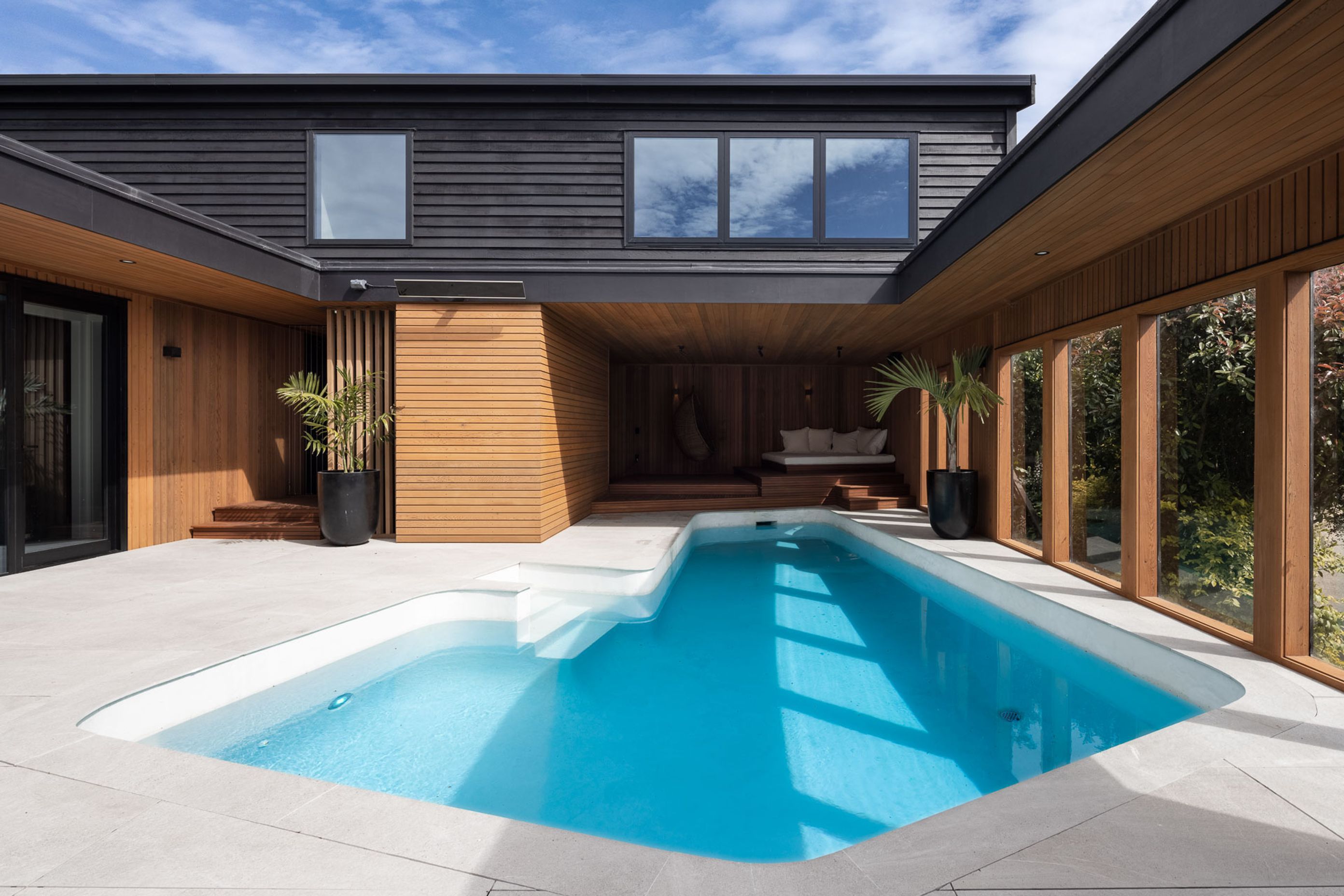 The rear of the pool, redesigned to become a well-being zone.