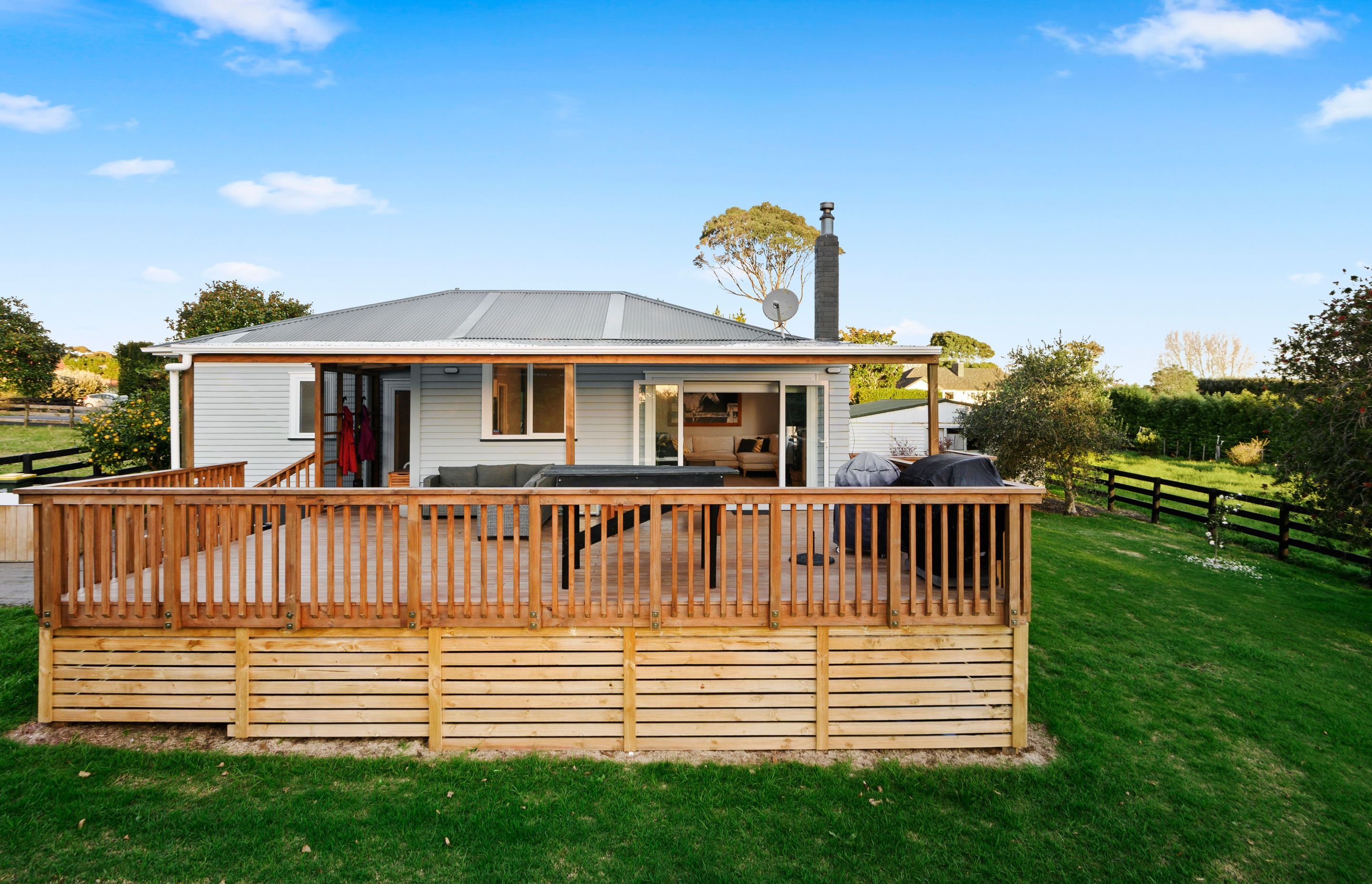 This Glenbrook home was completely transformed inside and out by Kanda Homes and now features modern open-plan living and indoor-outdoor flow.