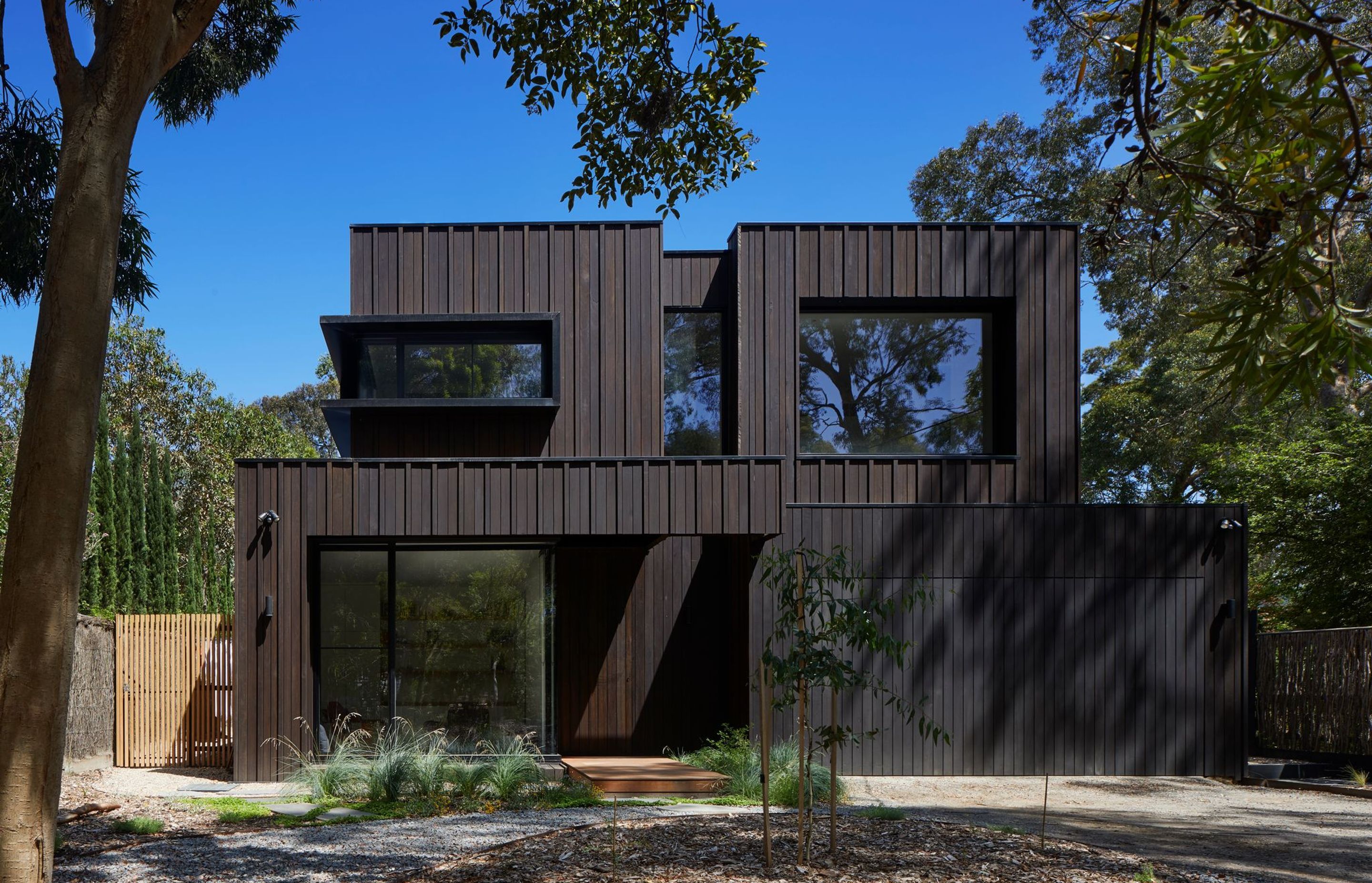 Laurel Grove by Kirsten Johnstone Architecture | Photography by Tatjana Plitt