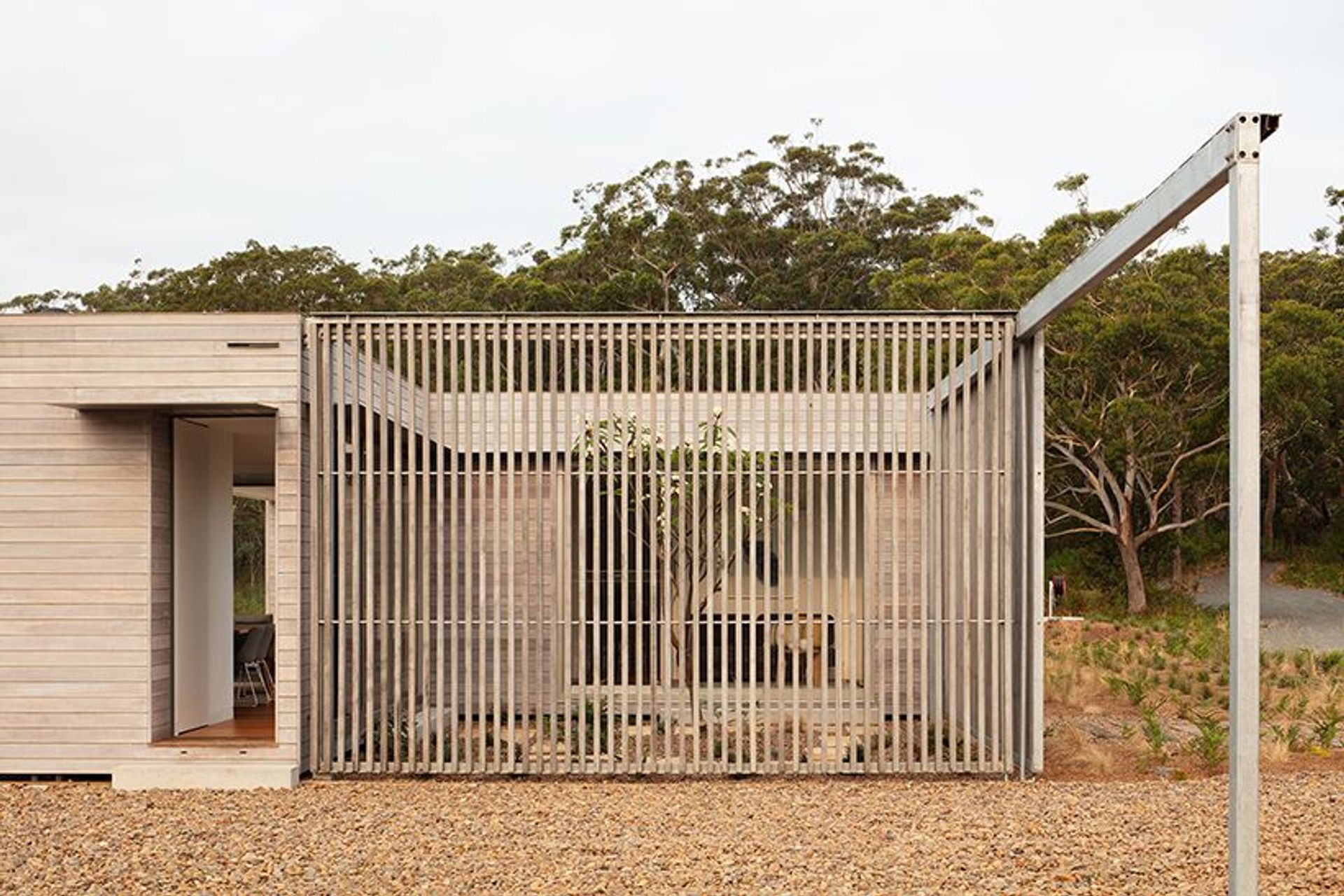 Courtyard House at Mungo Brush / CHROFI