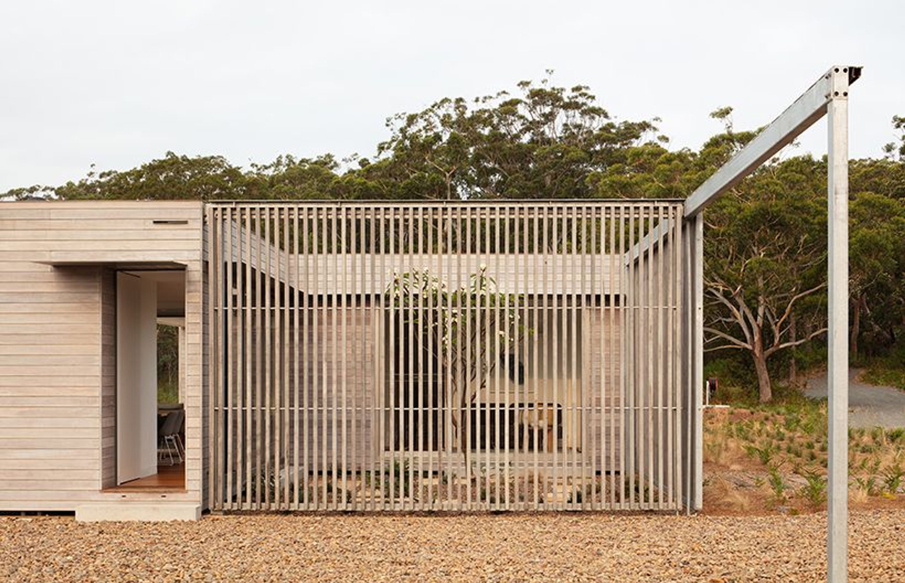 Courtyard House at Mungo Brush / CHROFI