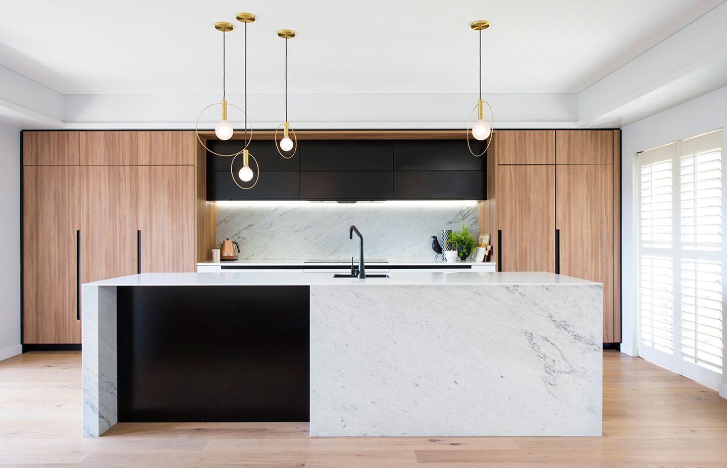 © Minosa Design - featuring Schweigen UM1170-9S 900mm Silent Undermount Rangehood