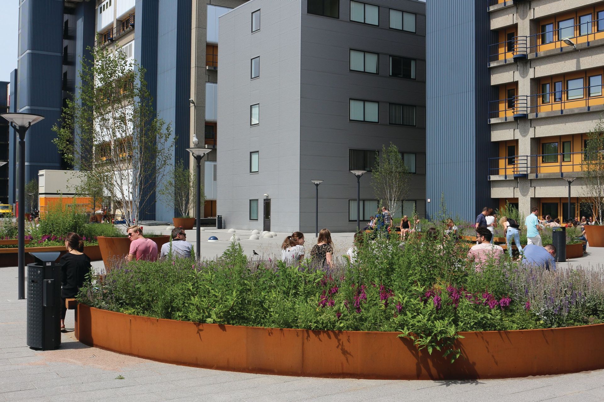 Curved Retaining Wall, Corten Steel | Archipello.