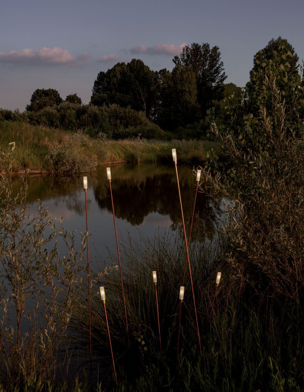 The Giunco outdoor lights evoke the beauty of the New Zealand Raupō