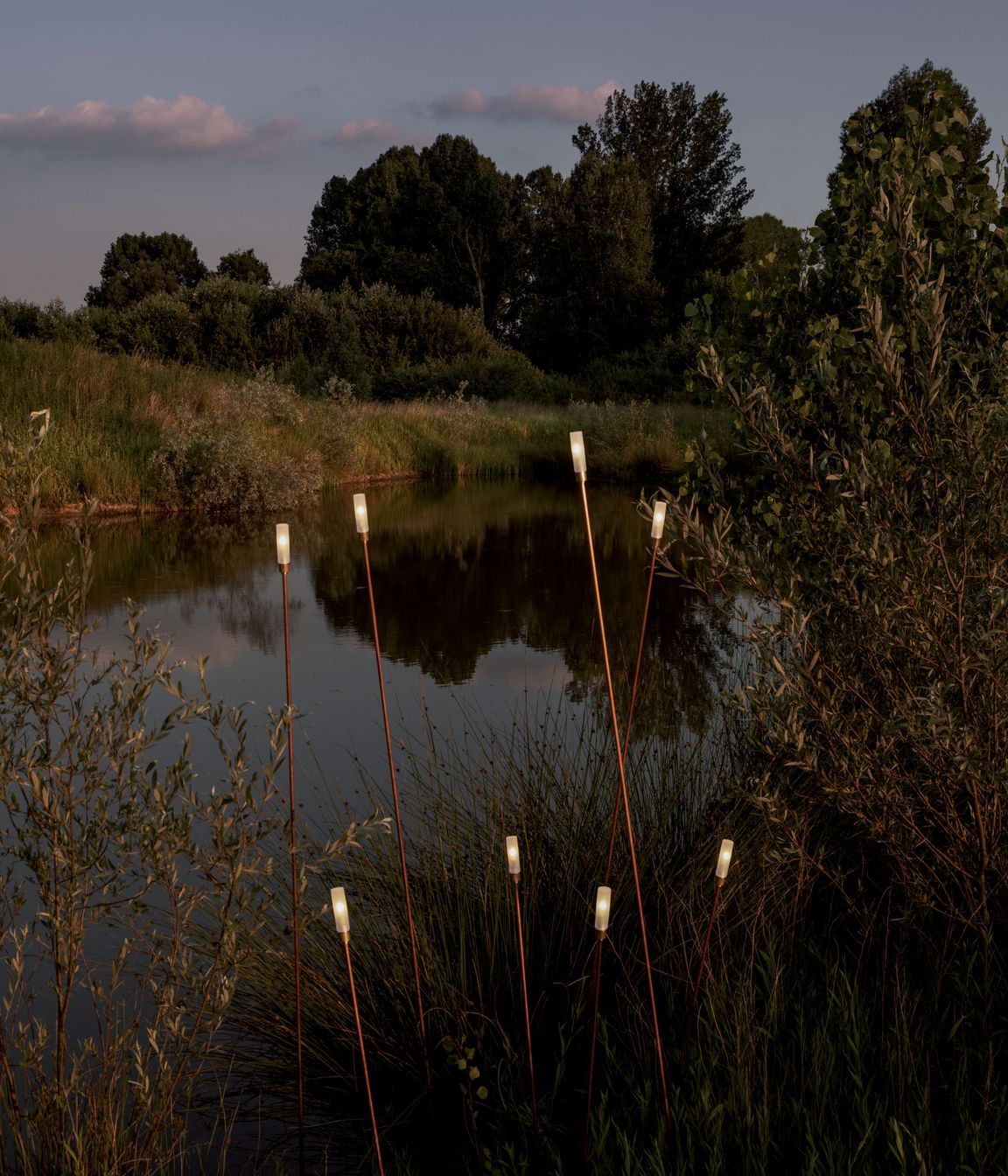 The Giunco outdoor lights evoke the beauty of the New Zealand Raupō