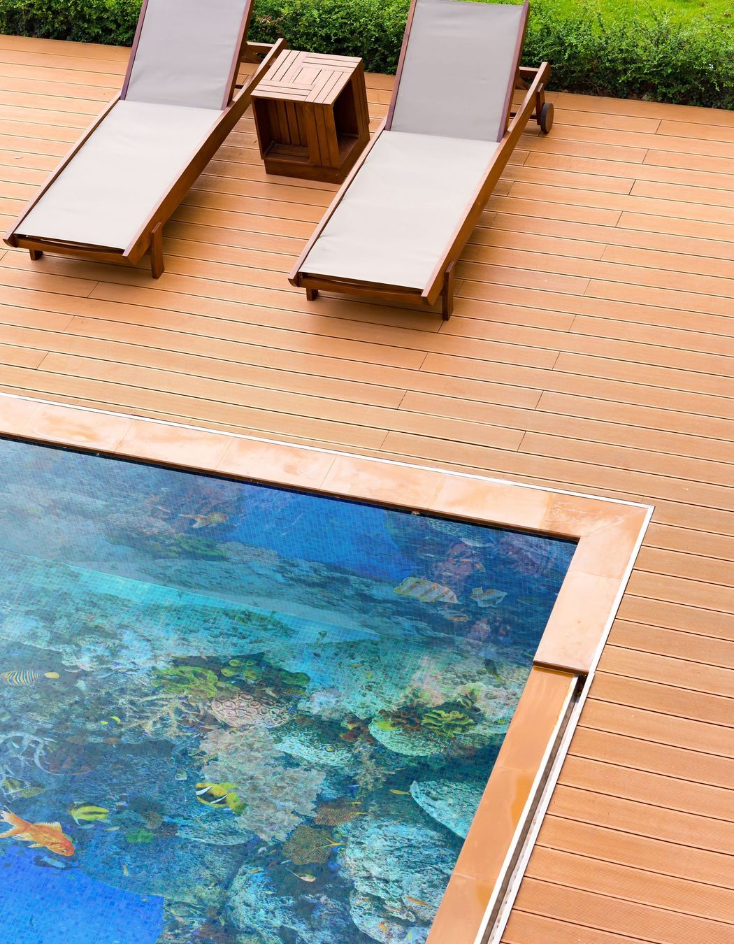 Digital images can now be printed directly onto tiles to create unique pool scapes.