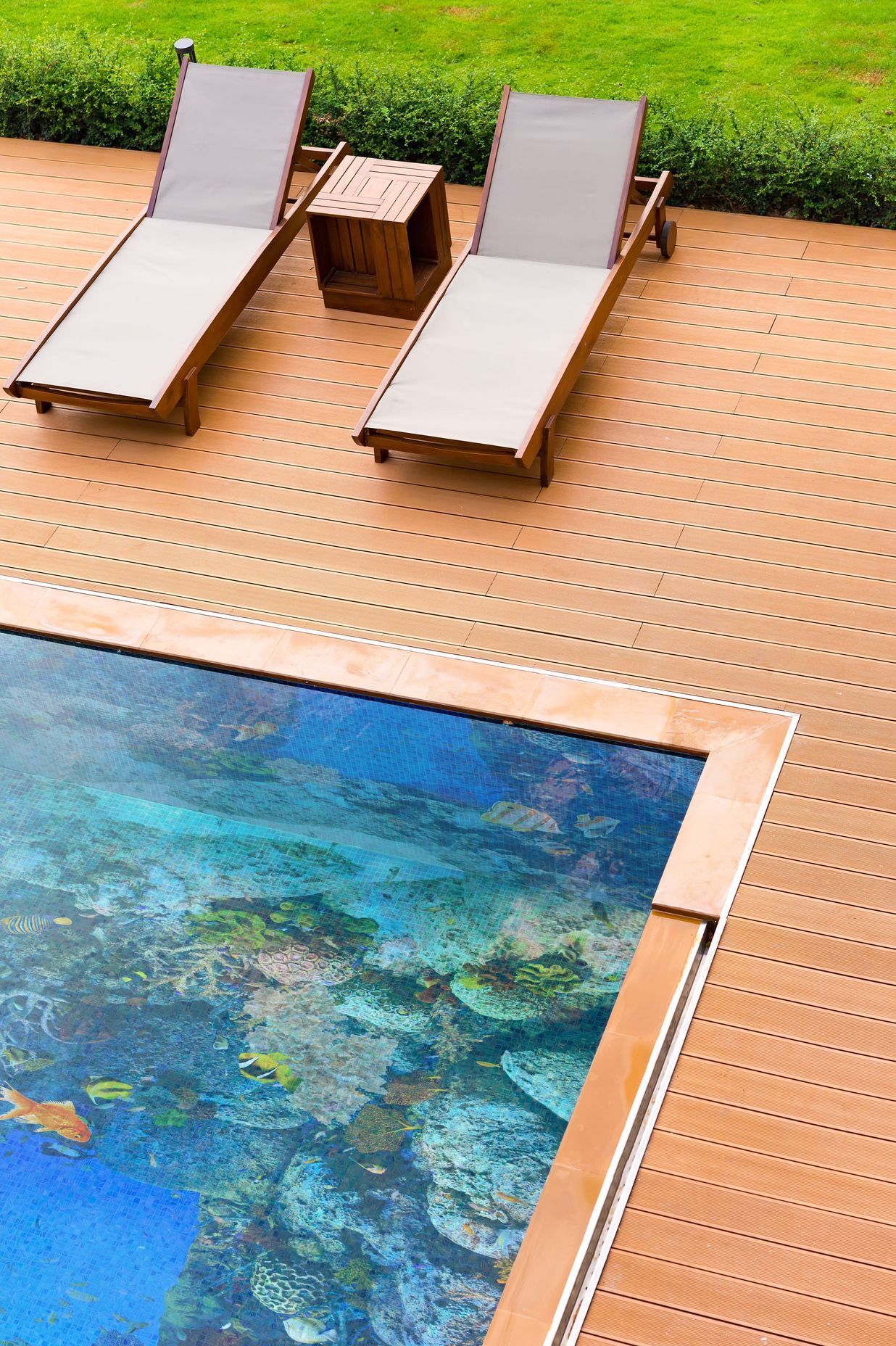 Digital images can now be printed directly onto tiles to create unique pool scapes.