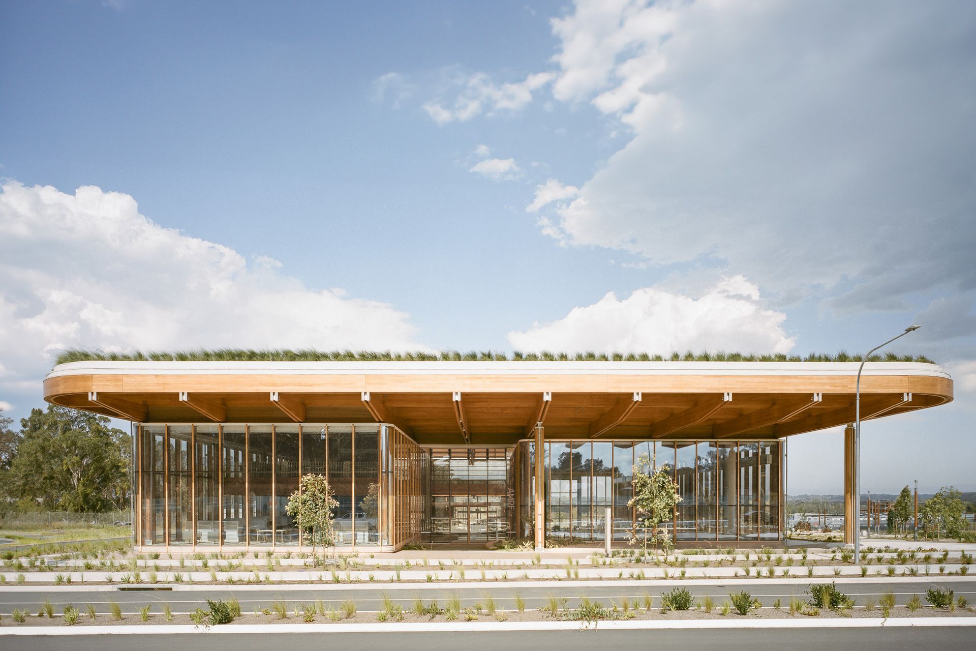 Advanced Manufacturing Readiness Facility First Building in Bradfield, NSW incorporates ASH's glulam mass timber solution, MASSLAM. Photo: Vinchy Wu