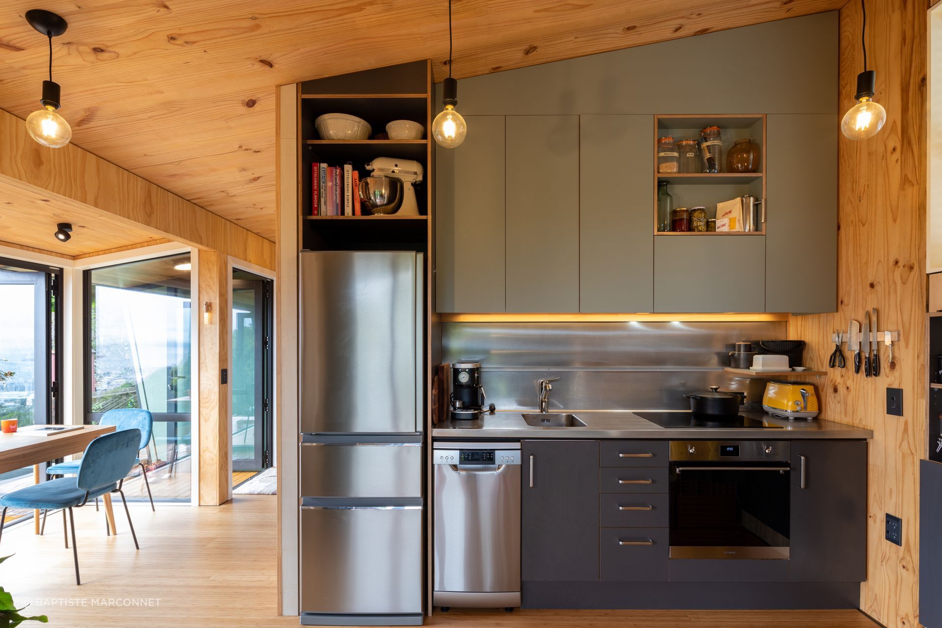 The services module is the heart of Te Whare-iti, containing the kitchen, laundry, and bathroom to centralise all of the required services connections.